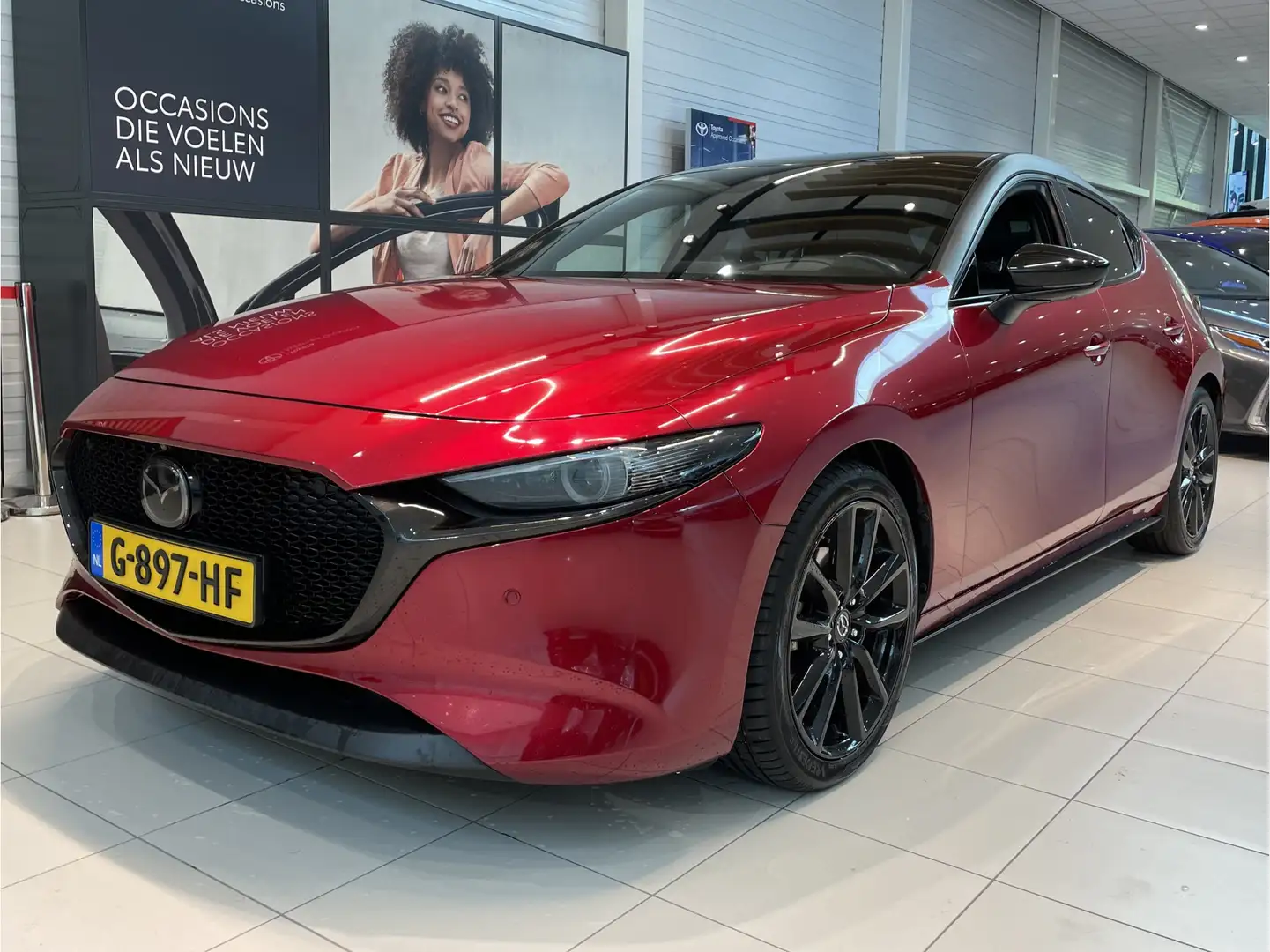 Mazda 3 2.0 e-SkyActiv-X M Hybrid 180 Luxury | Apple Carpl Rood - 1