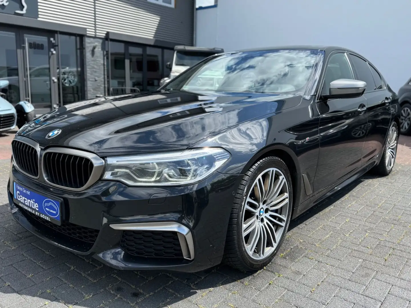 BMW 550 d xDrive *2. Hand *Laser *HUD *Kamera Černá - 1