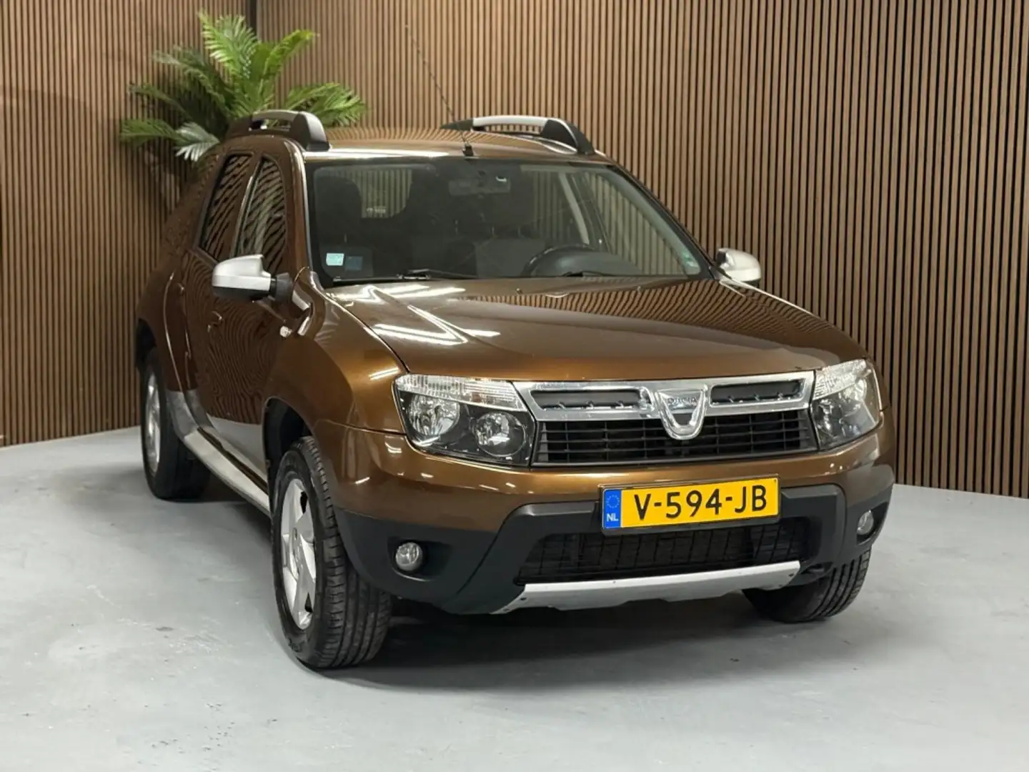 Dacia Duster . Bruin - 2