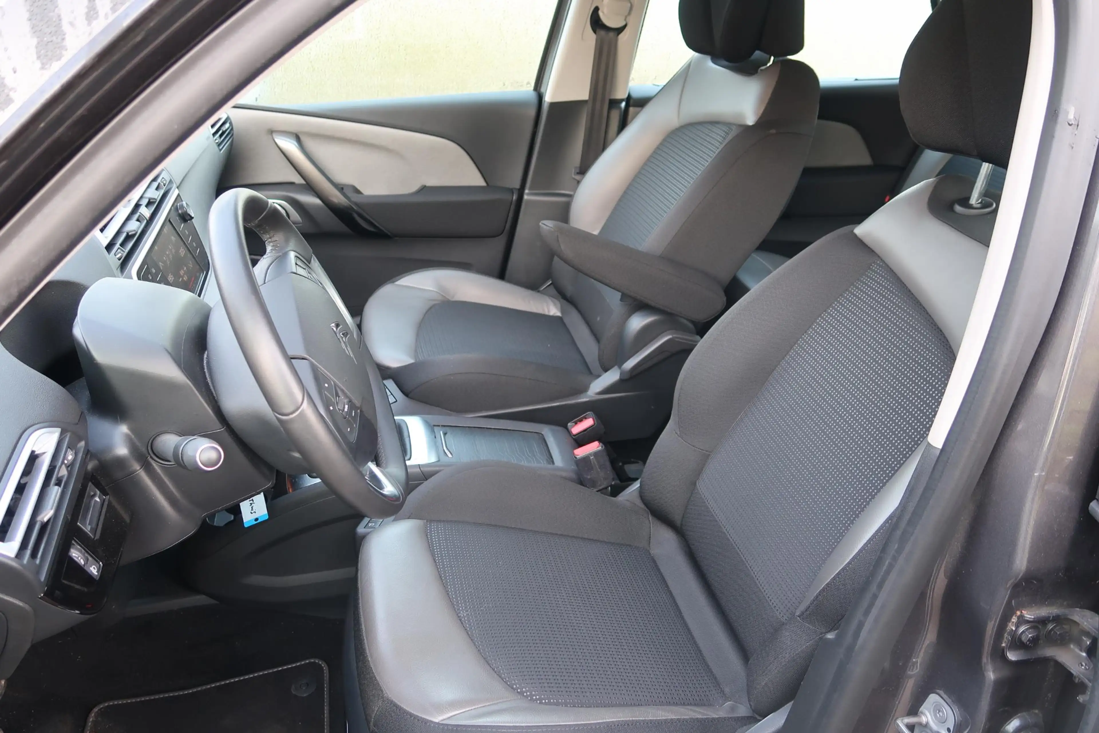 Citroen C4 SpaceTourer 1.2 PureTech Feel — photo 9