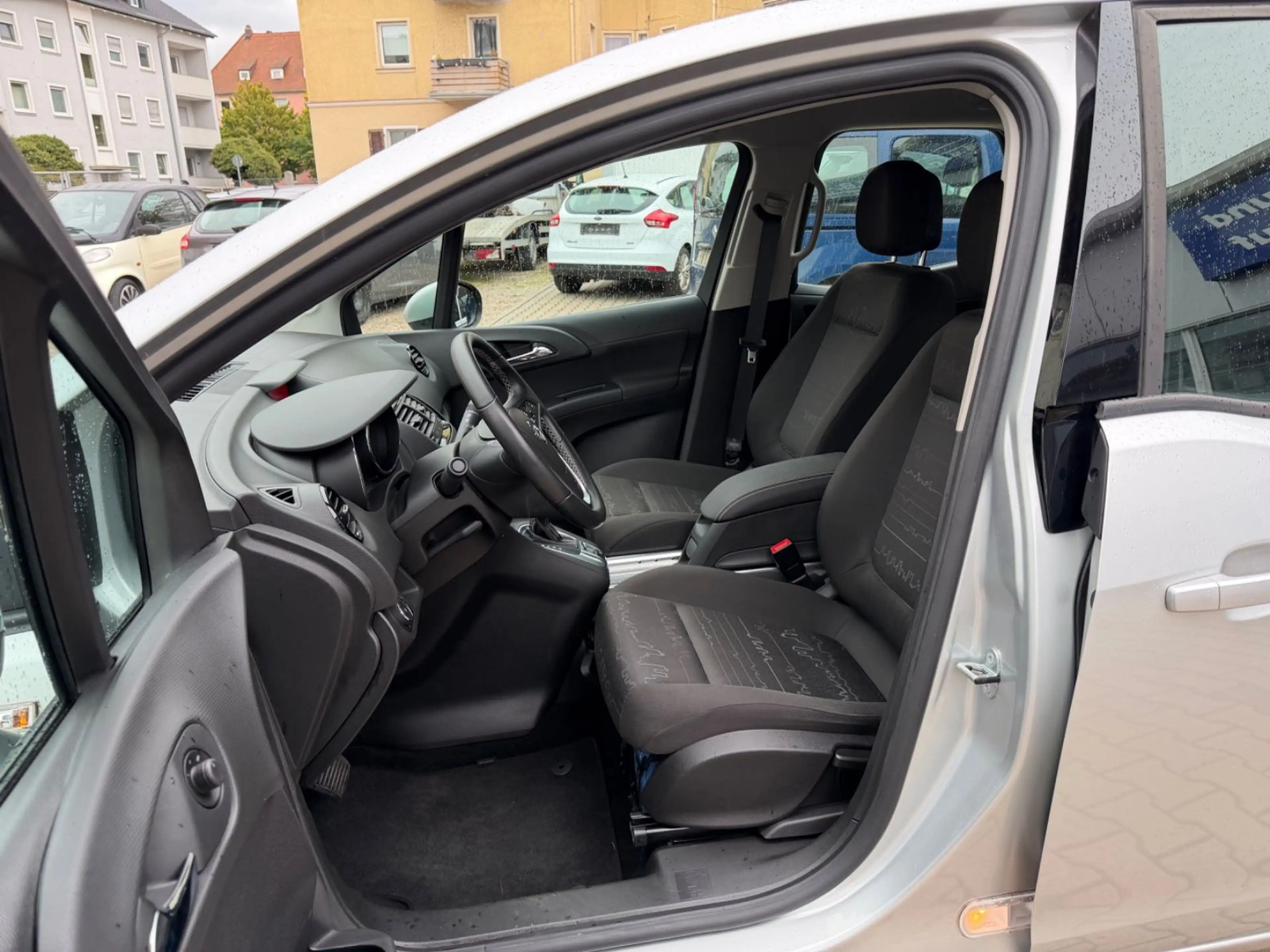 Opel Meriva B Edition — photo 13