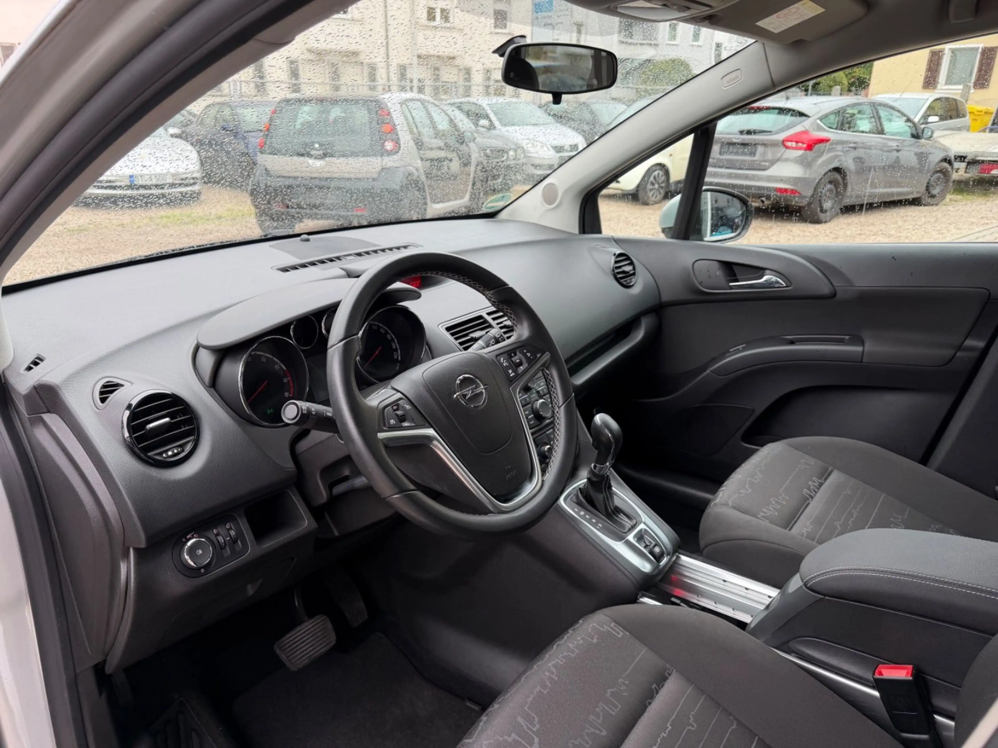 Opel Meriva B Edition — photo 12