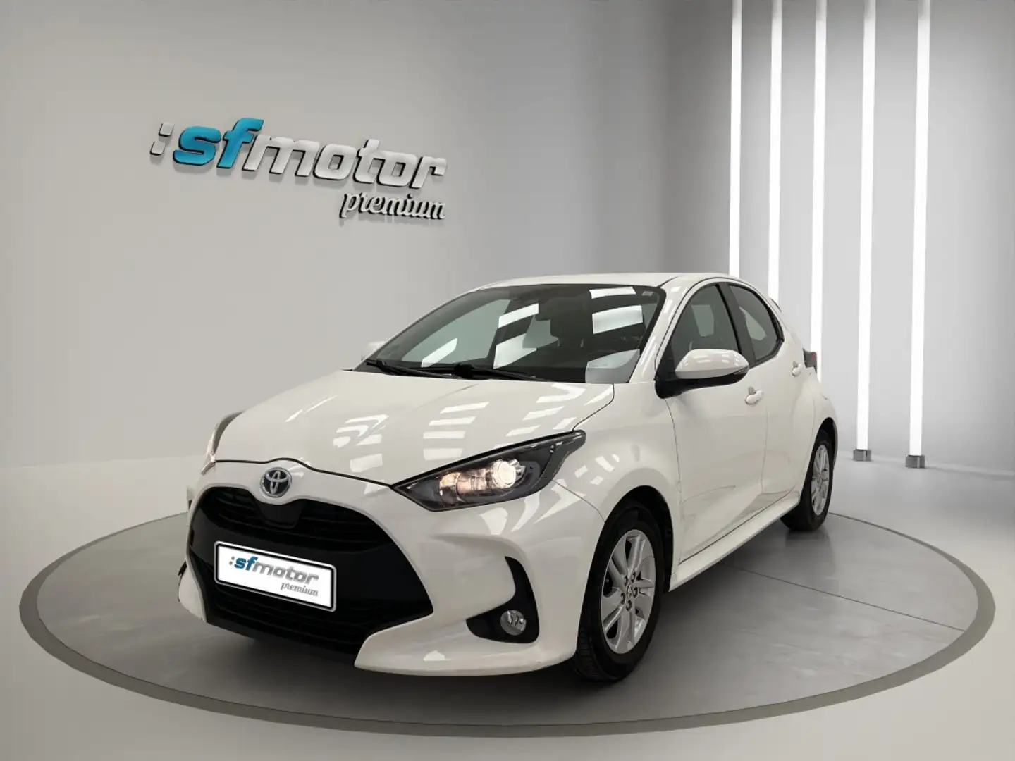 Toyota Yaris Berlina Automático de 5 Puertas Blanco - 1