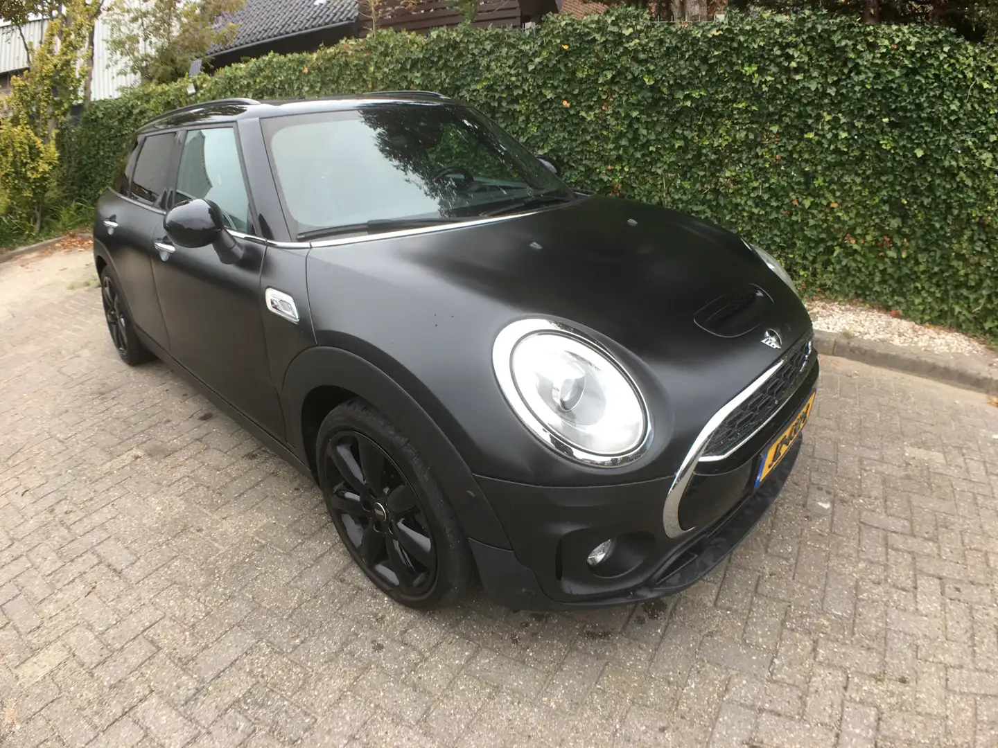 MINI Cooper S Clubman Mini 2.0 Chili Serious Business Leder, Navi, keyle Wit - 1