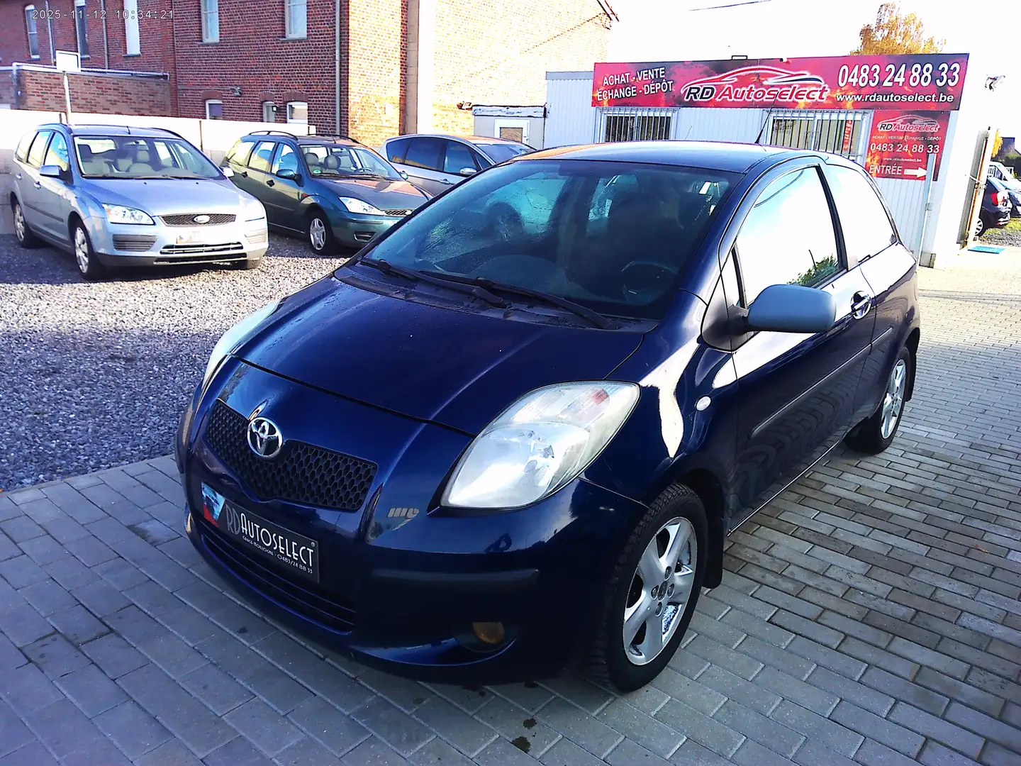 Toyota Yaris Yaris 1.3i VVT-i 16v Luna MMT Bleu - 1