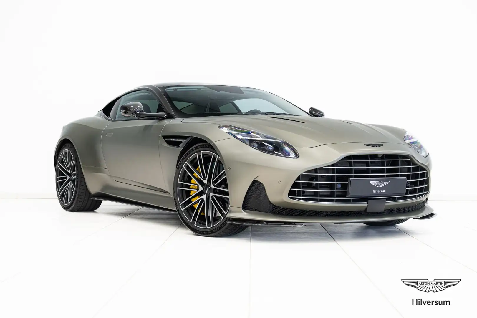 Aston Martin DB12 Coupe 2024 Grau - 1
