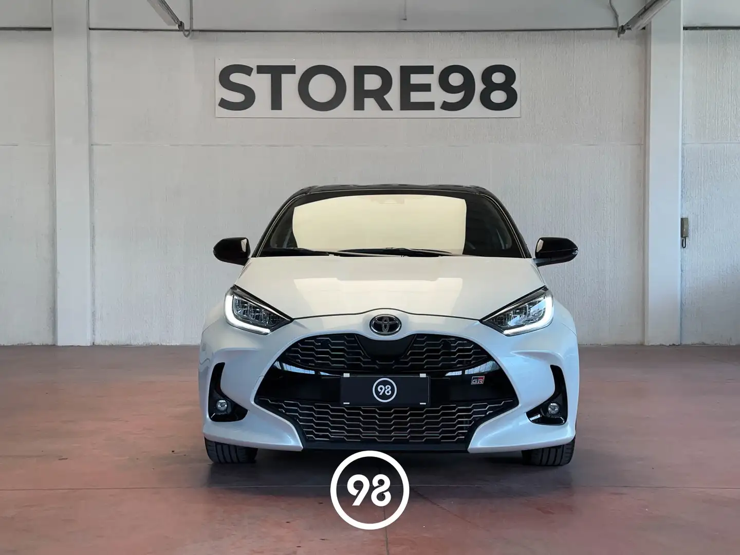 Toyota Yaris 1.5 Gr Sport *NEOPATENTATI/GARANZIA 5 ANNI* Blanco - 2