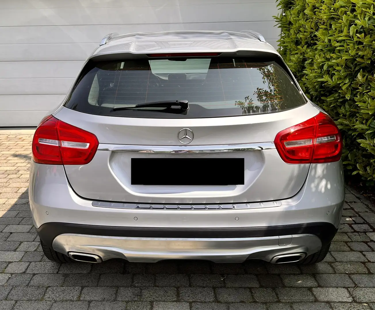 Mercedes-Benz GLA 180 Urban - 2
