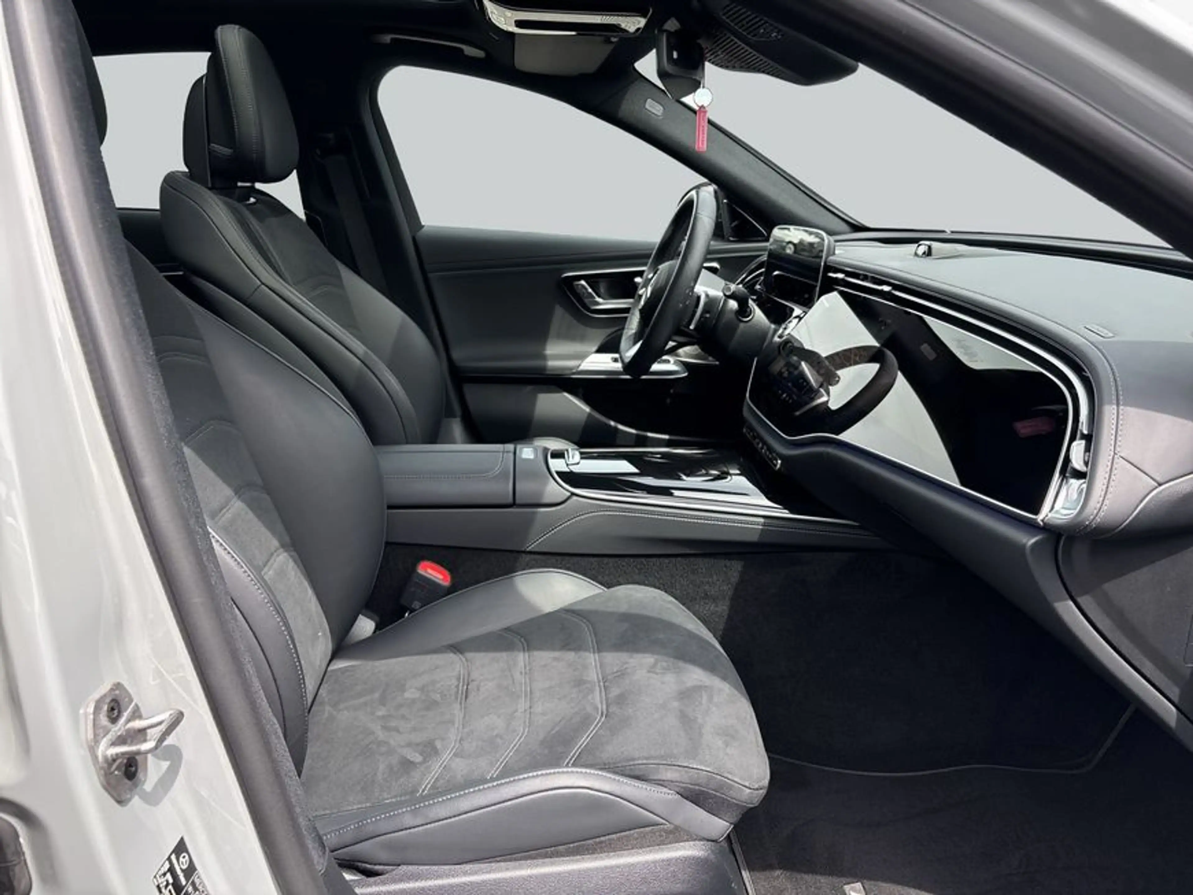 Mercedes-Benz E 450 E-Klasse — photo 12