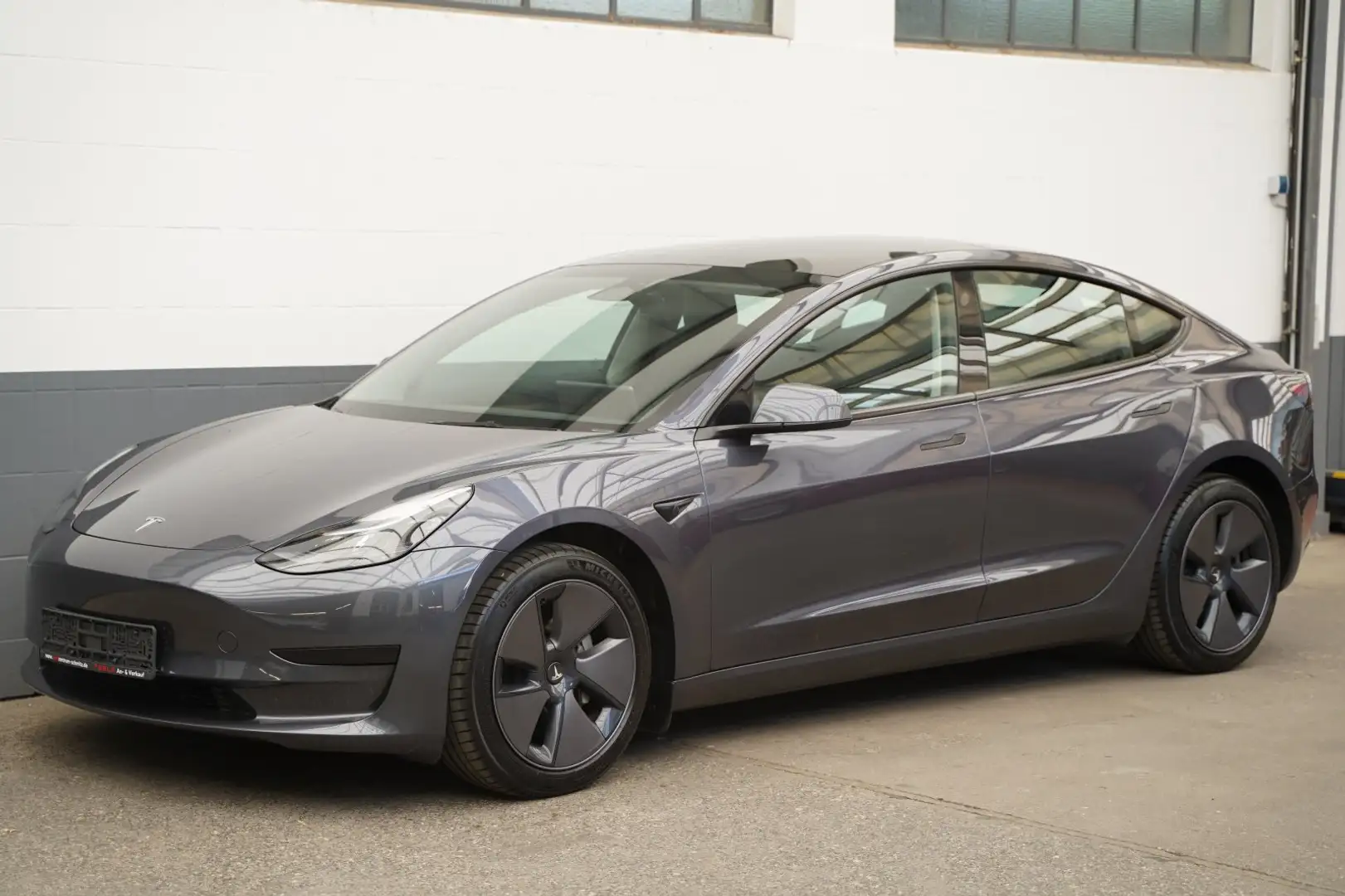 Tesla Model 3 Standard Range + *AHK*Matrix-LED* Grau - 1