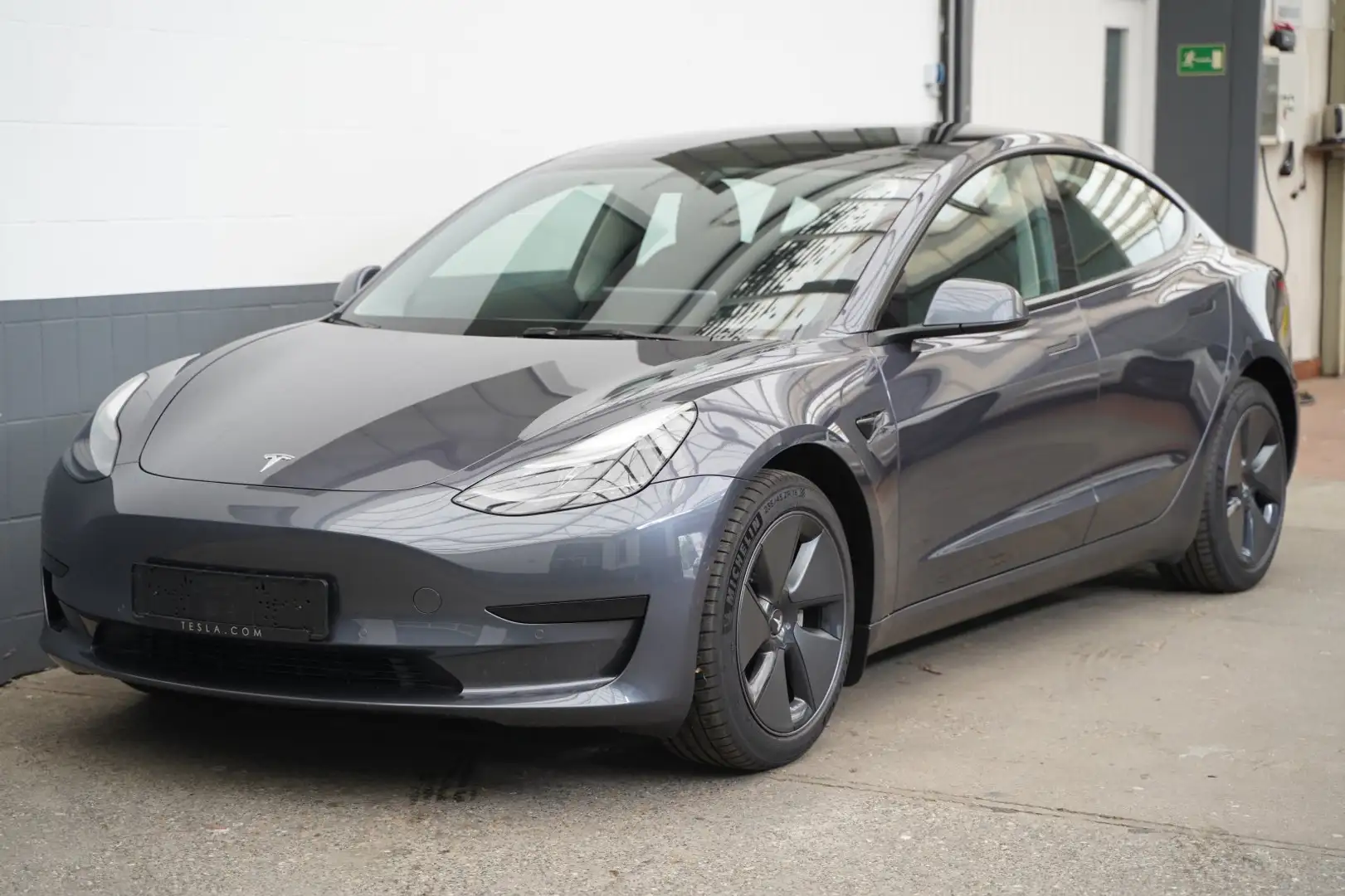 Tesla Model 3 Standard Range + *AHK*Matrix-LED* Grau - 2