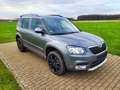 Skoda Yeti Yeti 2.0 TDI 4x4 DSG Drive (+ Winterreifen) Grau - thumbnail 3