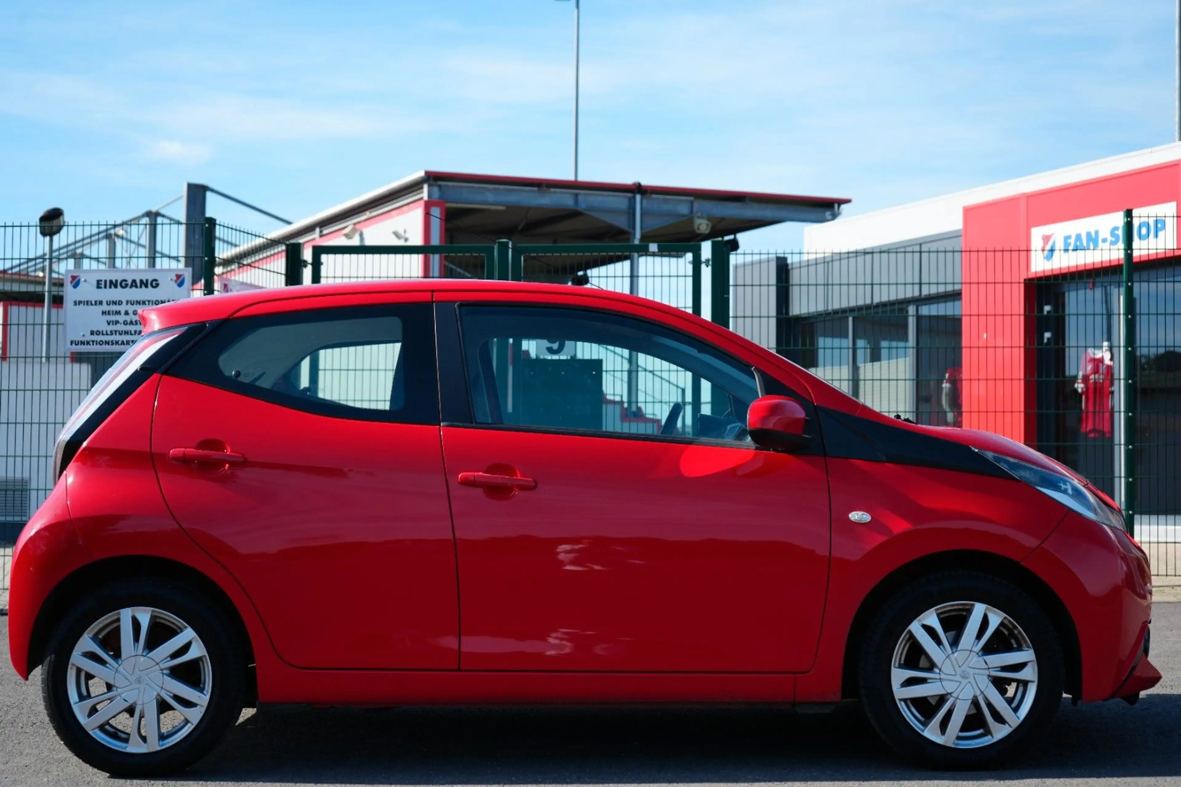Toyota Aygo 1.0 X-Play Touch 2.Hand/Gepflegt/Kamera/Tem — photo 8