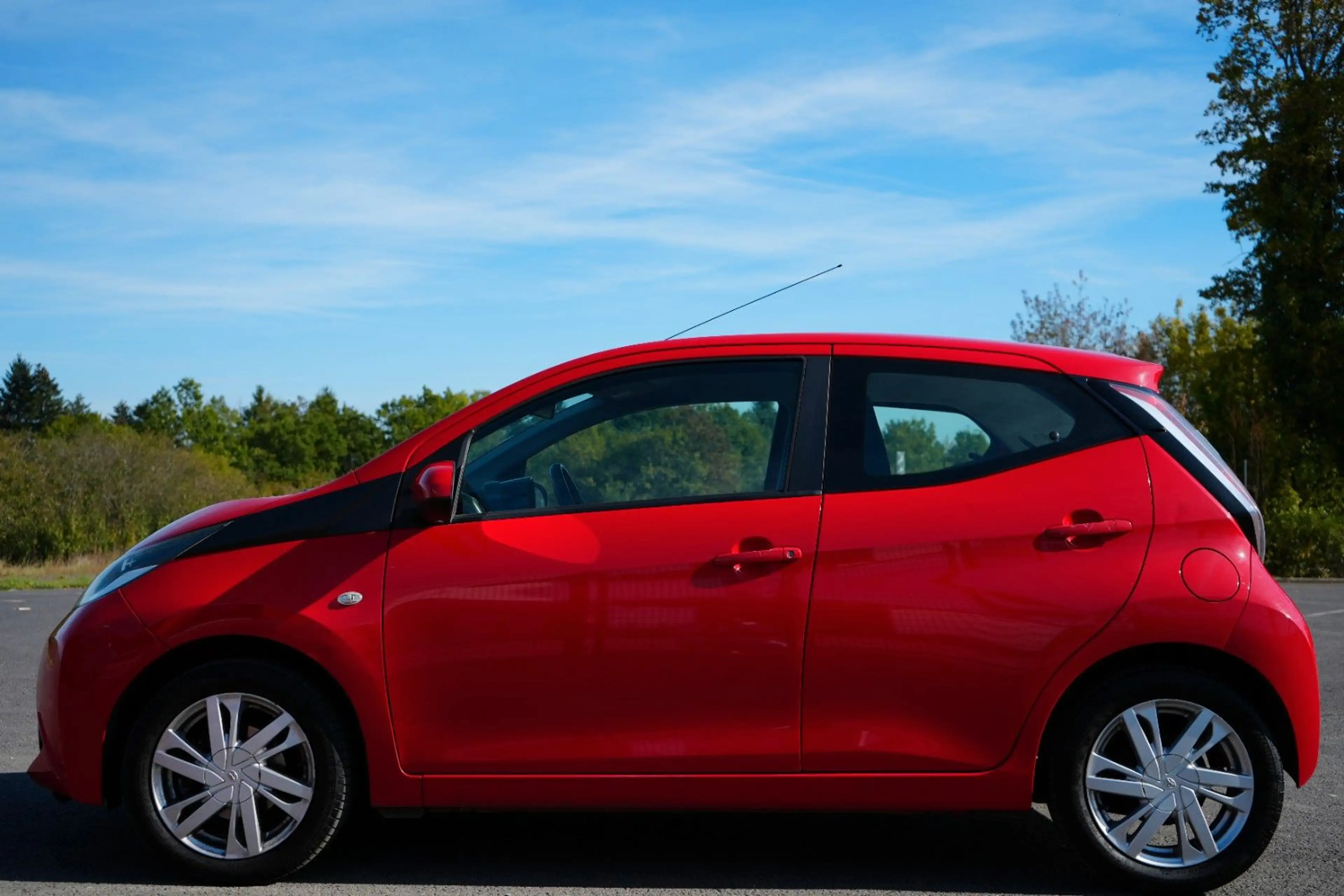 Toyota Aygo 1.0 X-Play Touch 2.Hand/Gepflegt/Kamera/Tem — photo 4