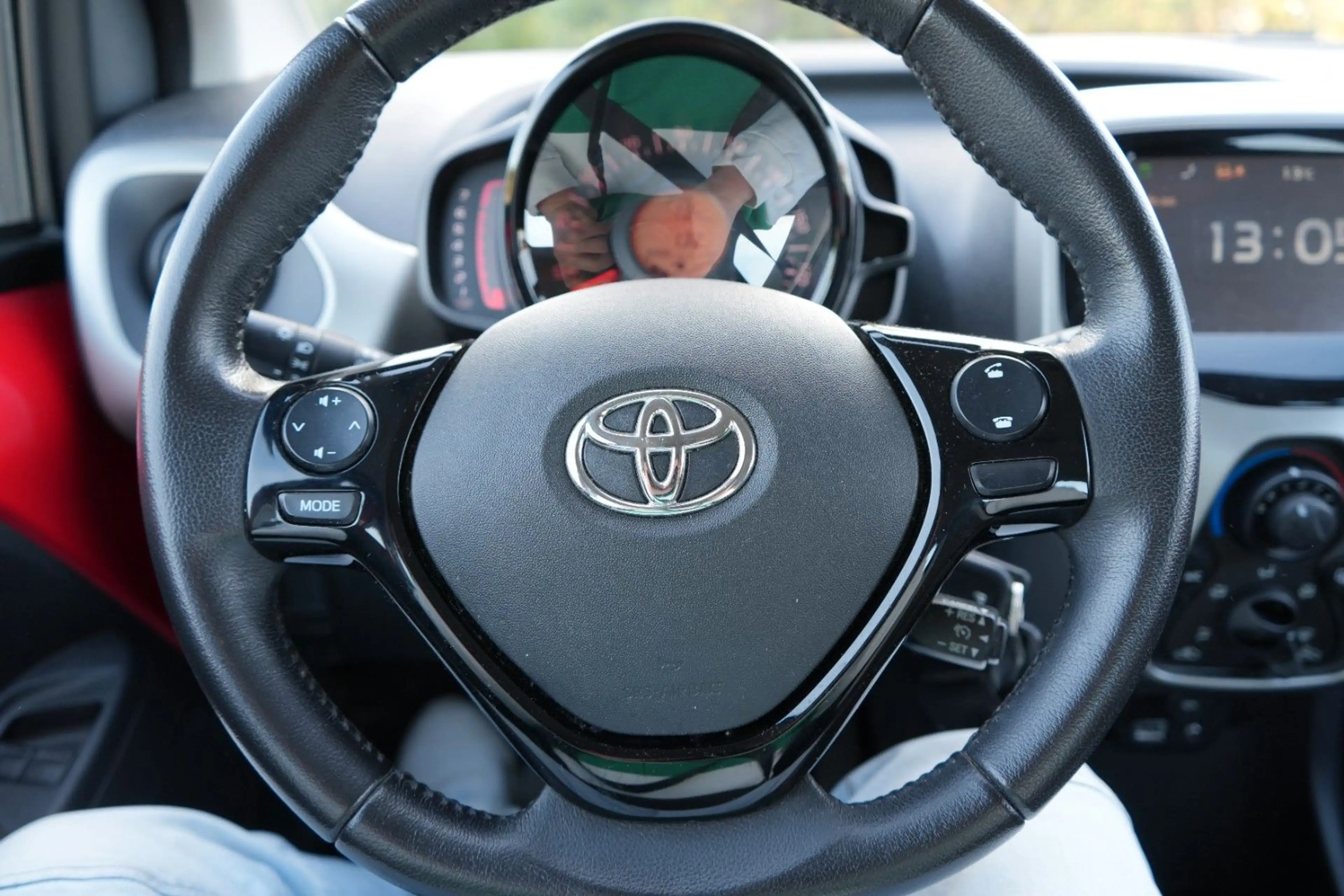 Toyota Aygo 1.0 X-Play Touch 2.Hand/Gepflegt/Kamera/Tem — photo 14