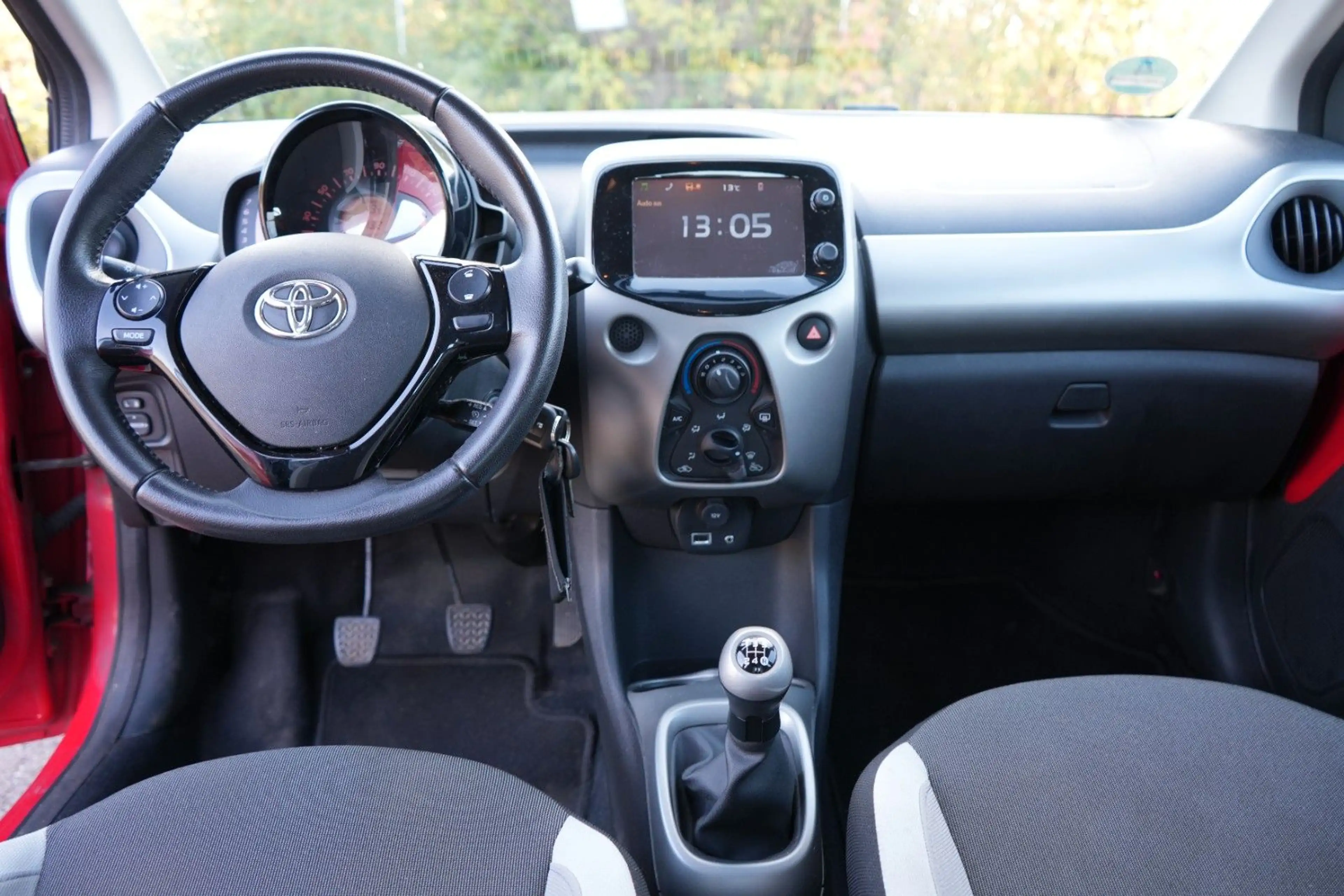 Toyota Aygo 1.0 X-Play Touch 2.Hand/Gepflegt/Kamera/Tem — photo 10