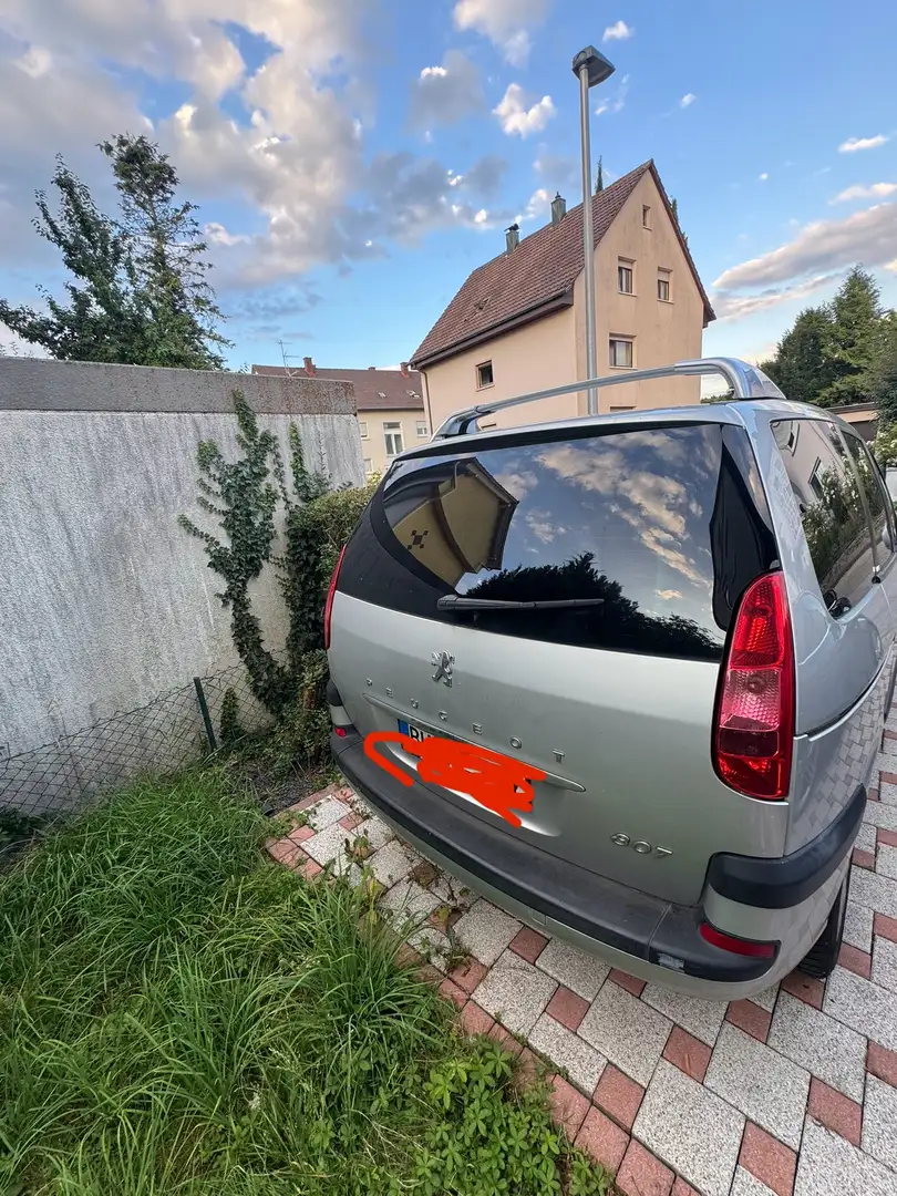 Peugeot 807 HDi 135 Family - 2