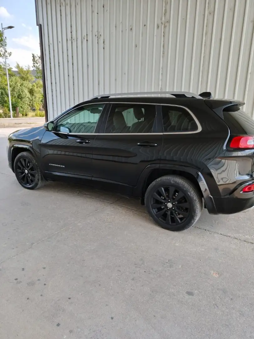 Jeep Cherokee 2.2D Overland 4x4 ADII Aut. 147kW Noir - 1