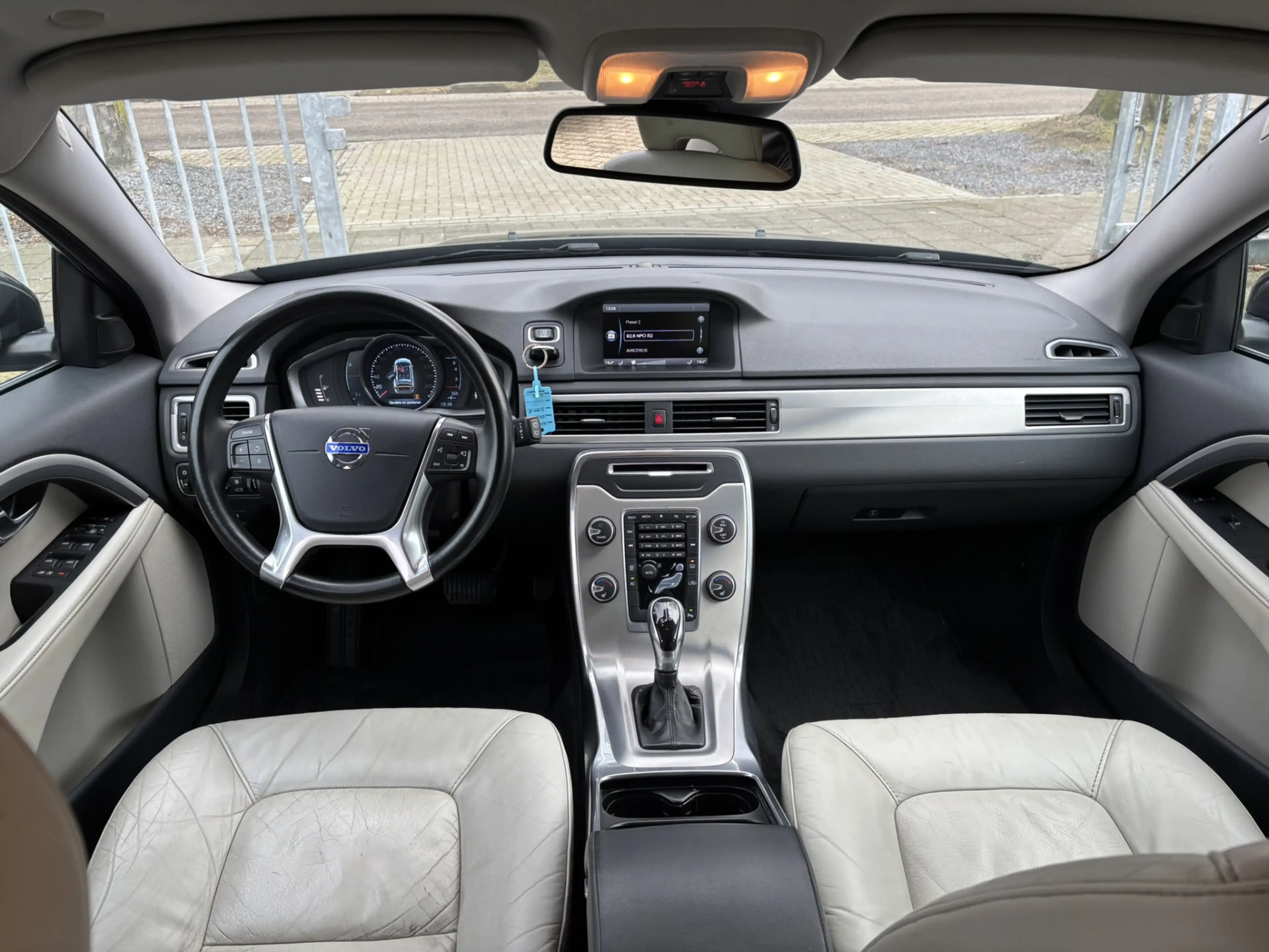 Volvo V70 1.6 T4 Aut Momentum Leder Md 14 Family — photo 8
