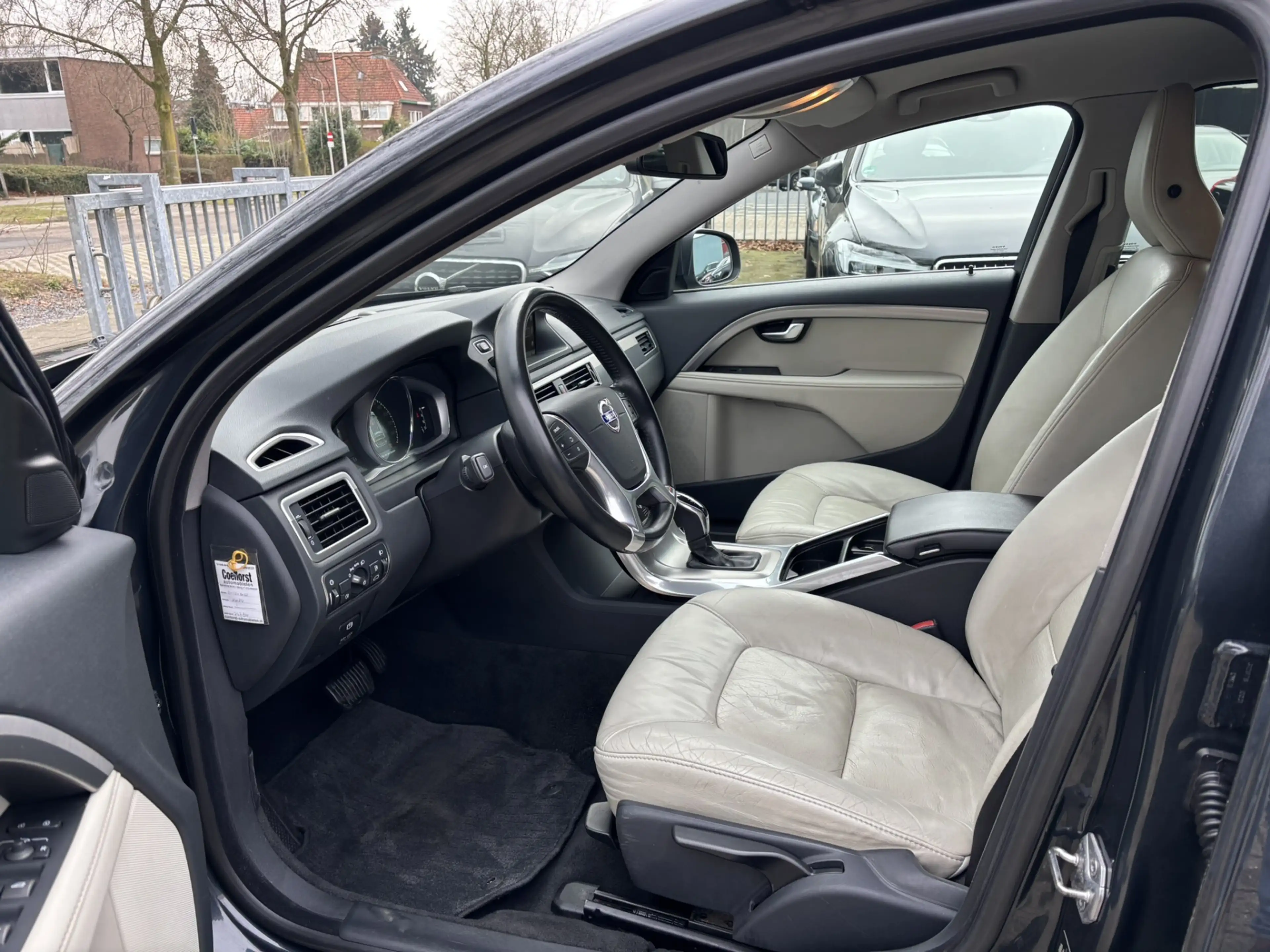 Volvo V70 1.6 T4 Aut Momentum Leder Md 14 Family — photo 4