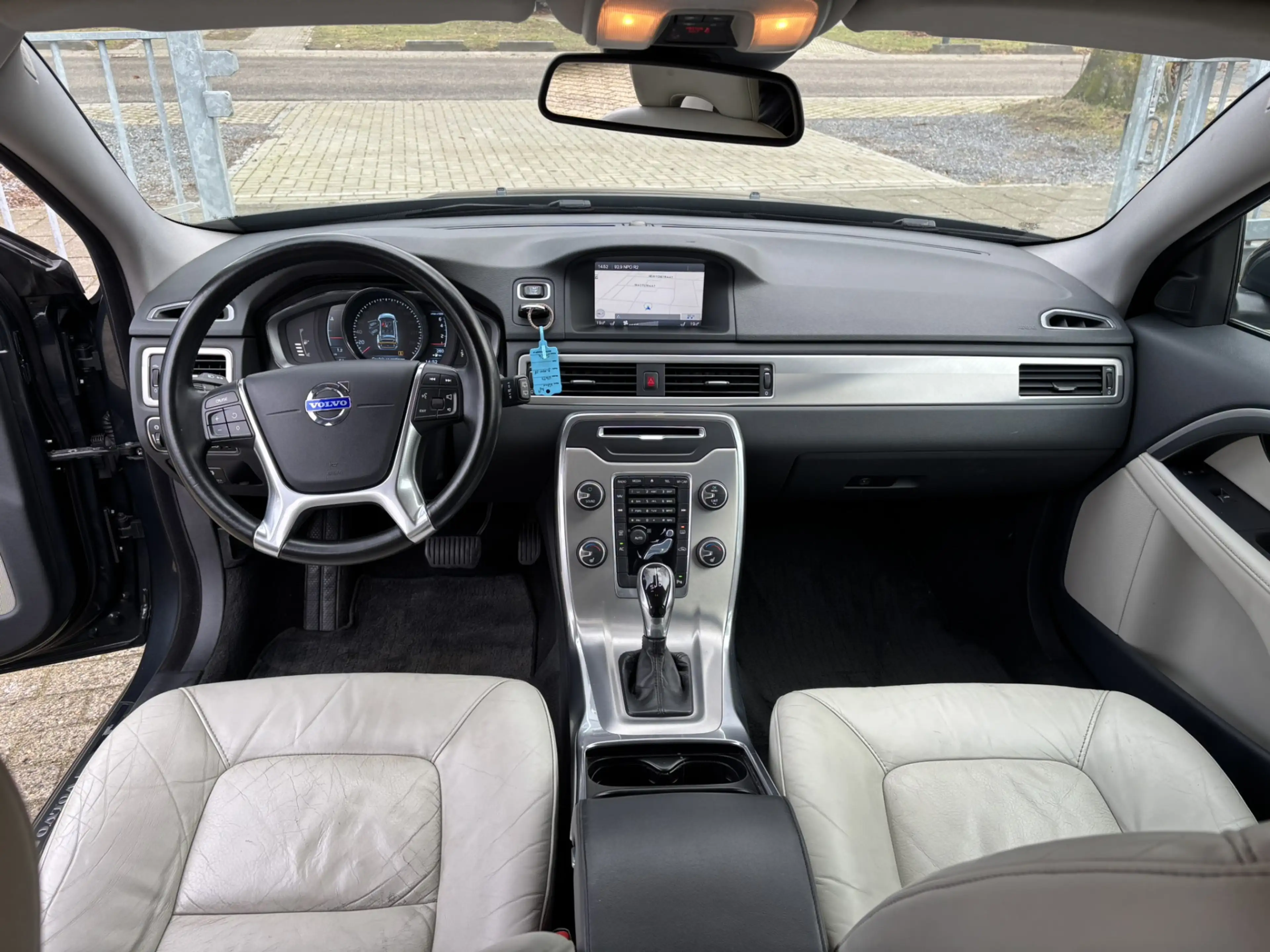Volvo V70 1.6 T4 Aut Momentum Leder Md 14 Family — photo 2