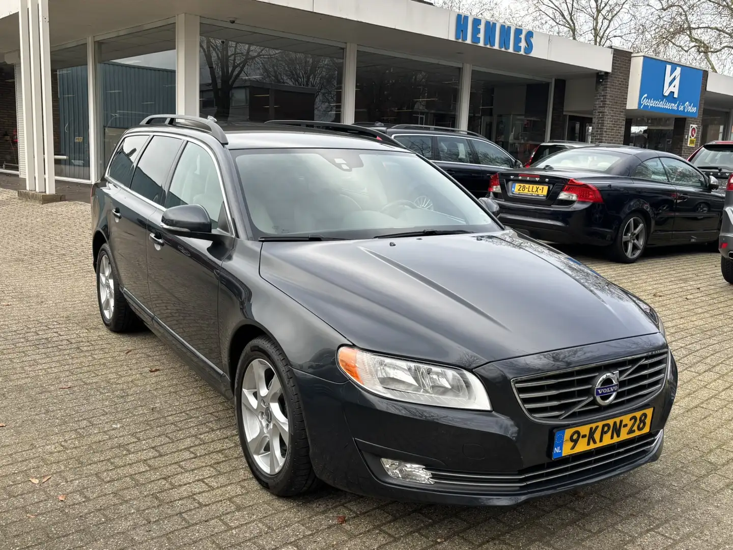 Volvo V70 1.6 T4 Aut Momentum Leder Md 14 Family Grau - 1