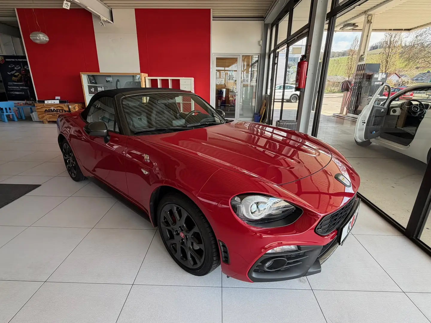 Abarth 124 Spider Rot - 2