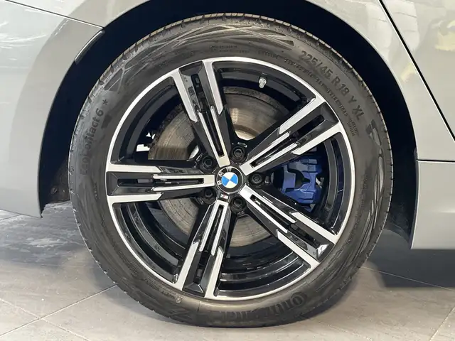 BMW 3 Series view 3