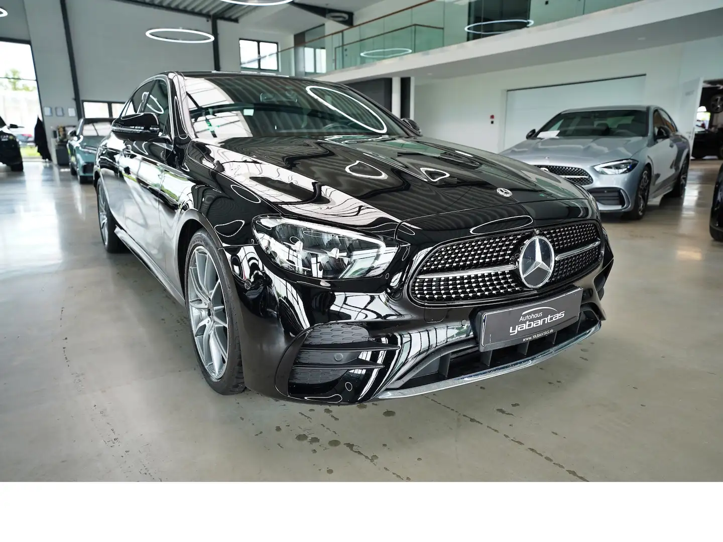 Mercedes-Benz E 200 d AMG 360°-K MBUX Ambientenbeleuchtung IHC LED Tot Negro - 2