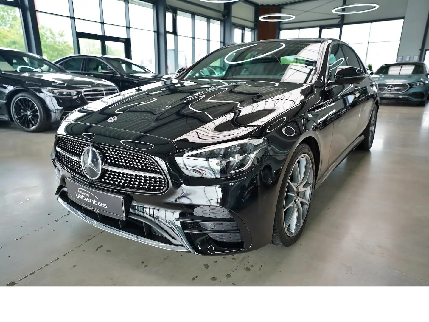 Mercedes-Benz E 200 d AMG 360°-K MBUX Ambientenbeleuchtung IHC LED Tot Nero - 1