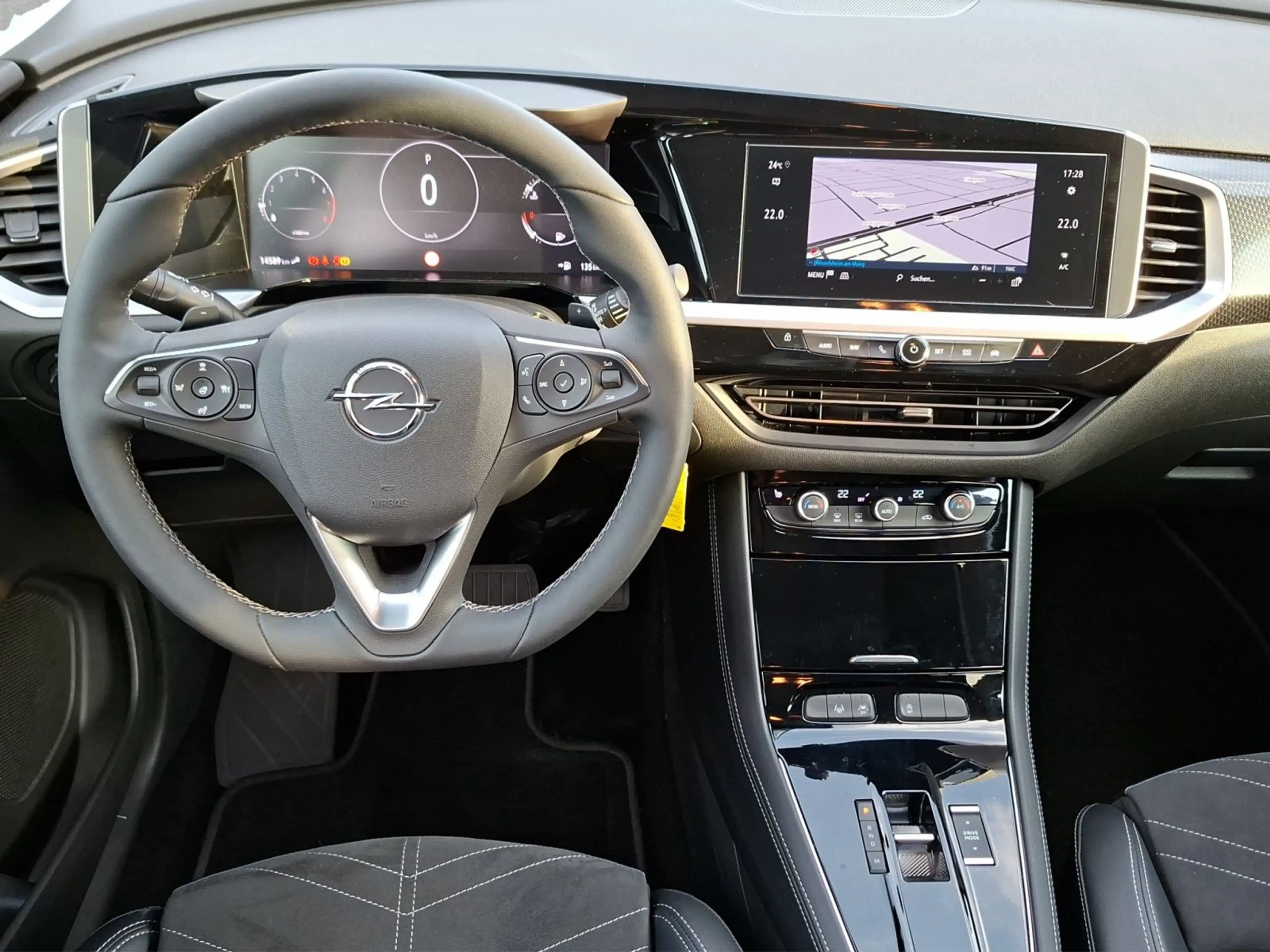 Opel Grandland 1.2 Turbo GS — photo 14