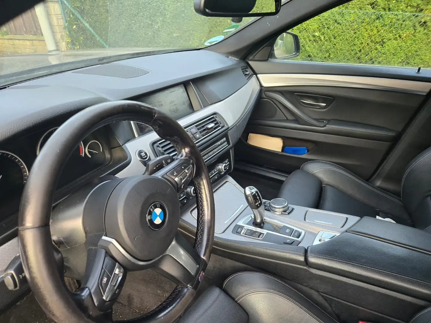 BMW 525 525d+xDrive+Touring+Sport-Aut.+Luxury+Line Сірий - 2