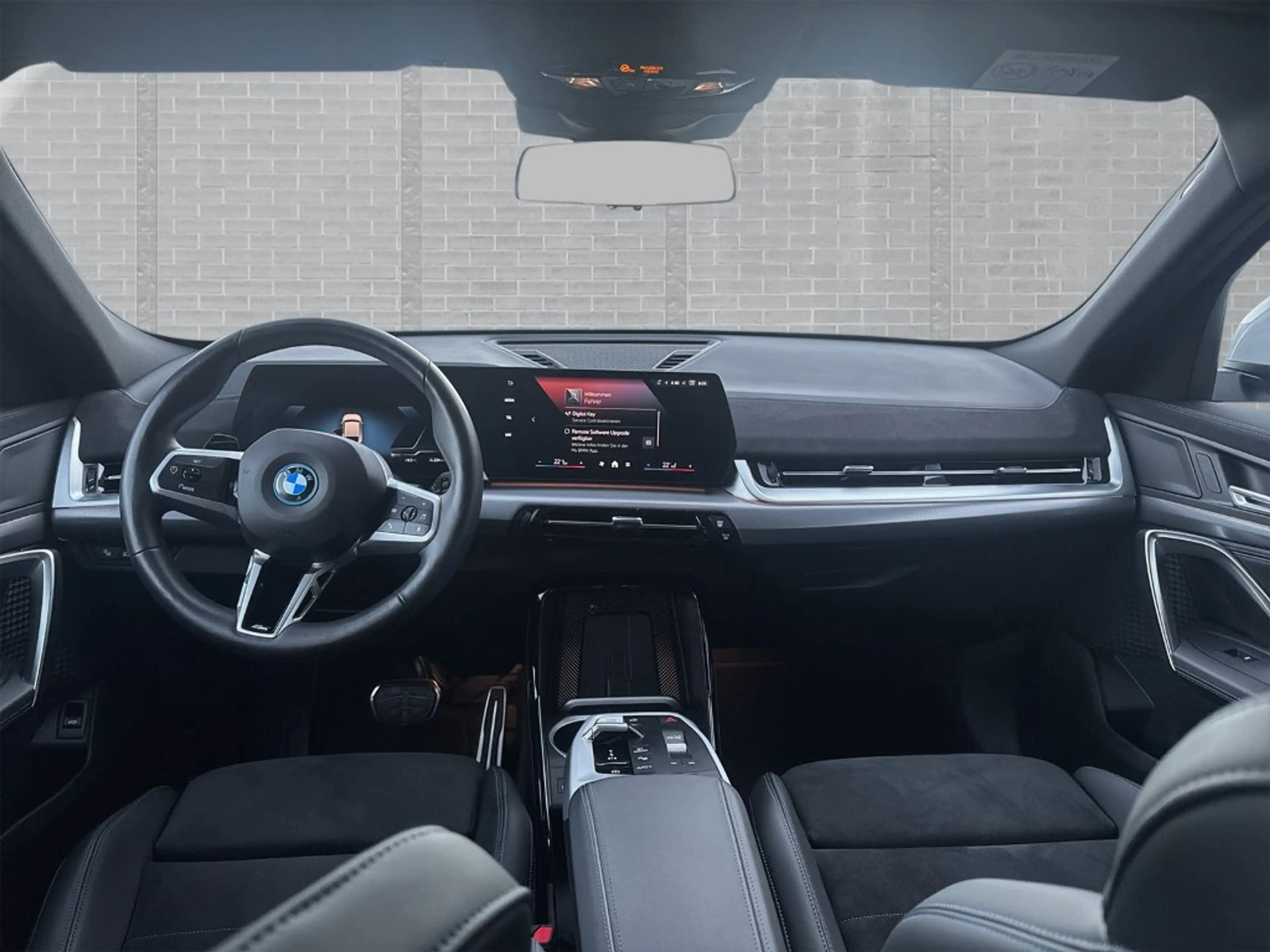 BMW iX2 eDrive20 — photo 7