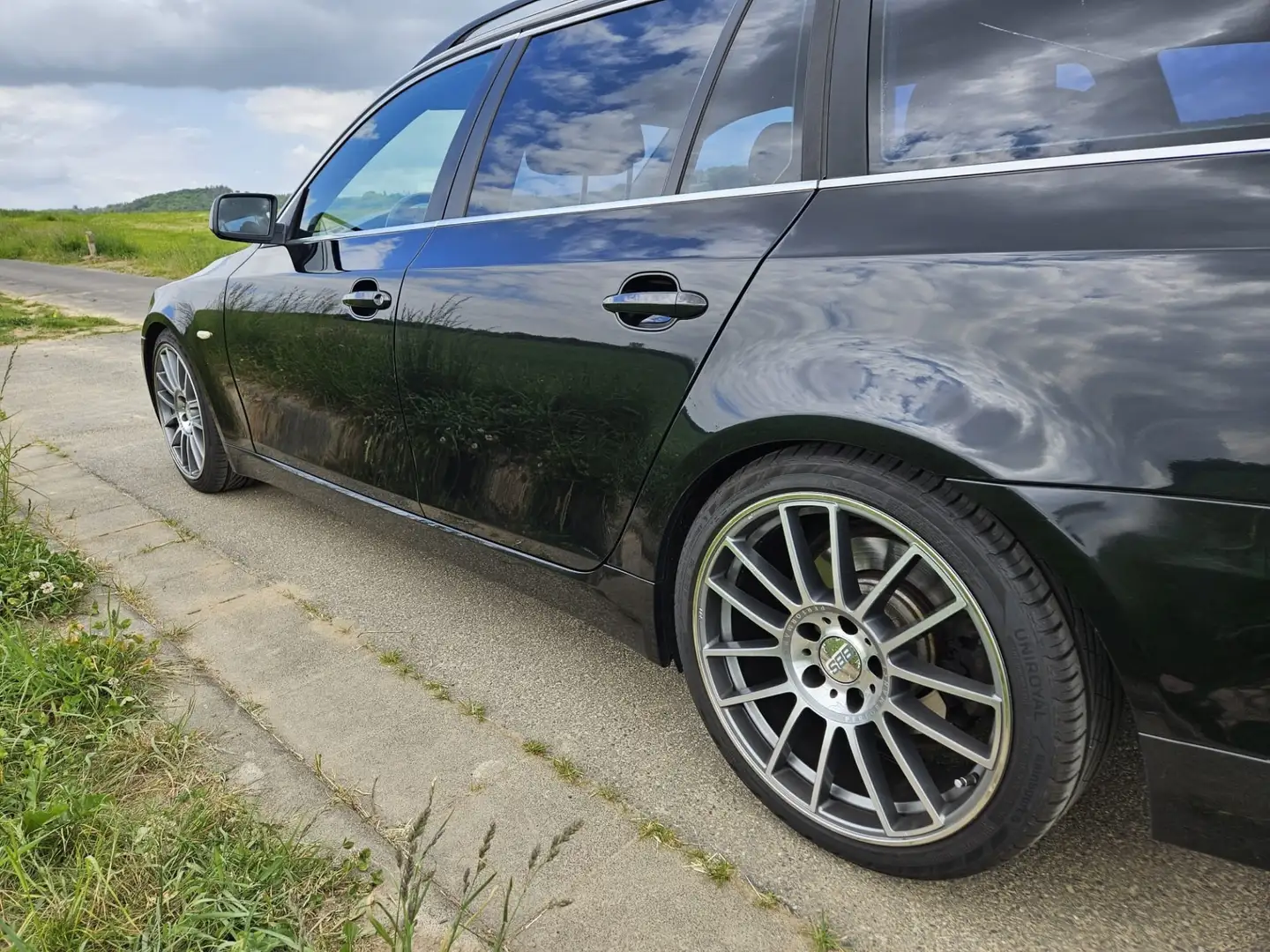 BMW 520 520d Touring Edition Sport Black - 1