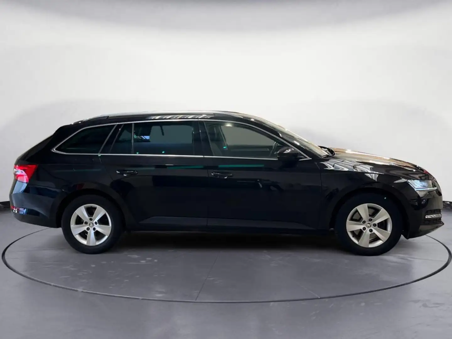 Skoda Superb 2.0 TDI SCR - 150 - DSG7  III Business PHASE 2 Combi Schwarz - 2