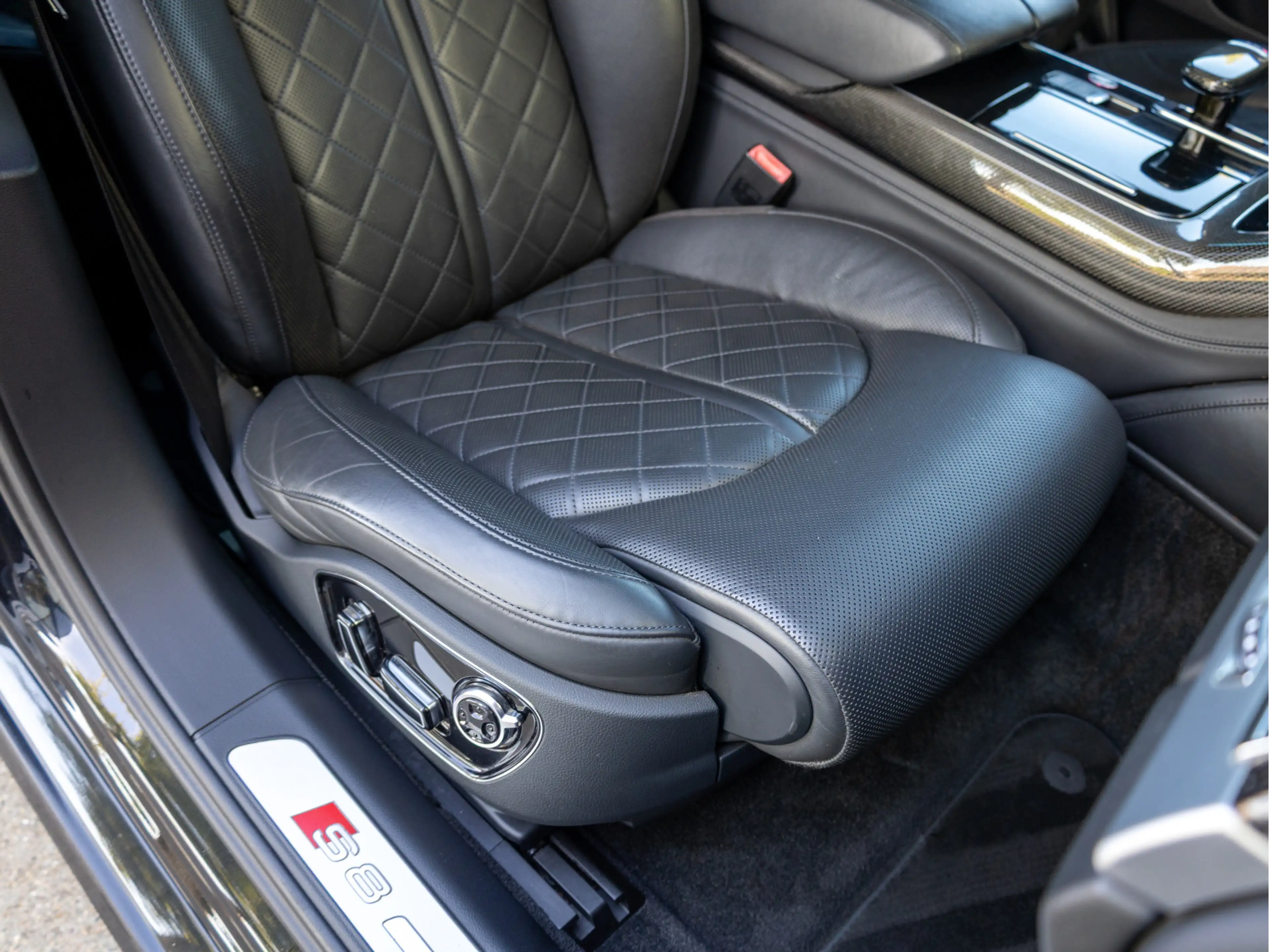 Audi S8 4.0 TFSI quattro Pro Line+ *Pano | ACC | Carbon | — photo 39