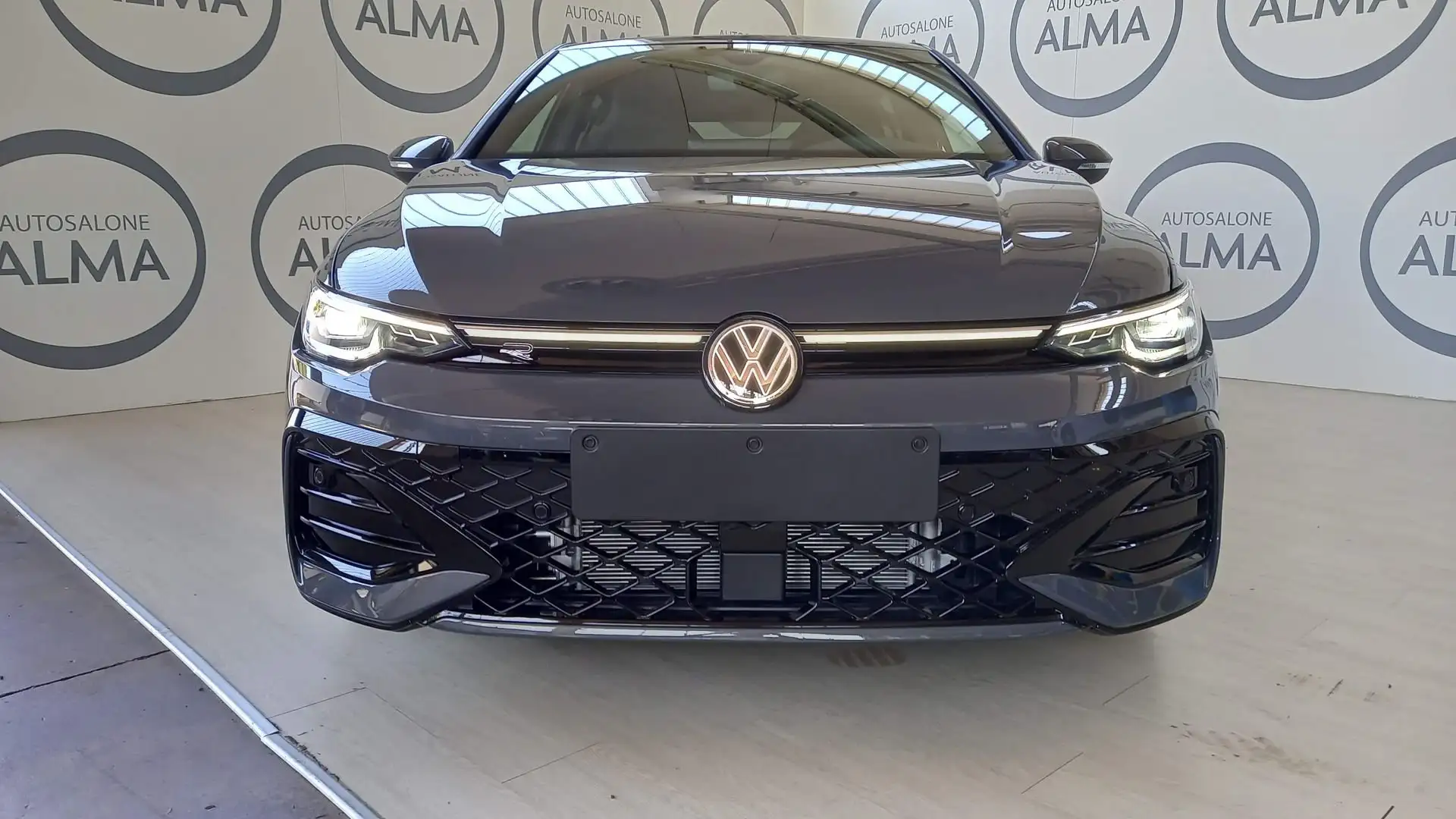 Volkswagen Golf 2.0 TDI 150 CV DSG SCR R-Line Grigio - 1