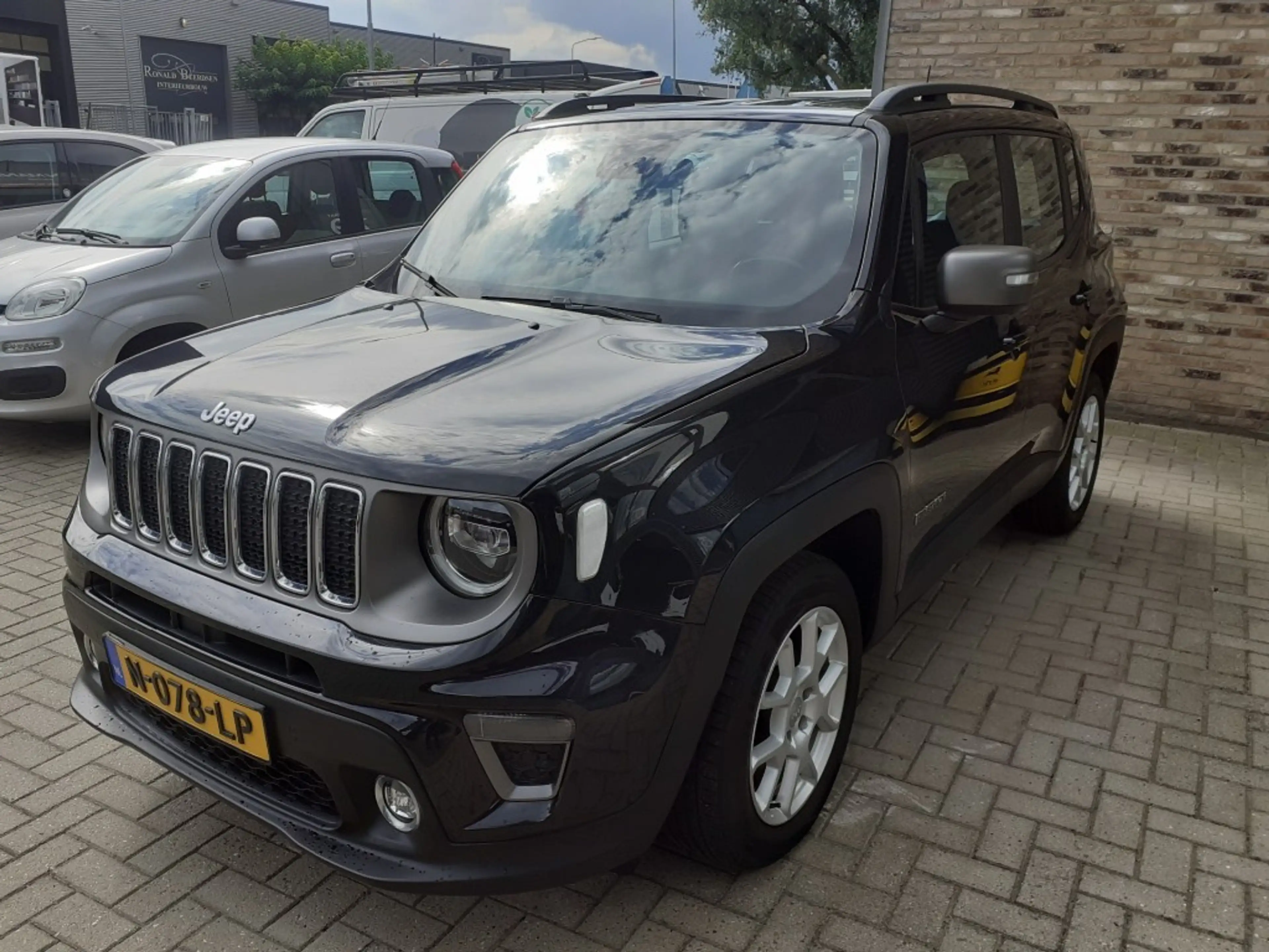 Jeep Renegade Limited Edition 1.0 FireFly 88KW 120PK FULLOPTIONS — photo 3