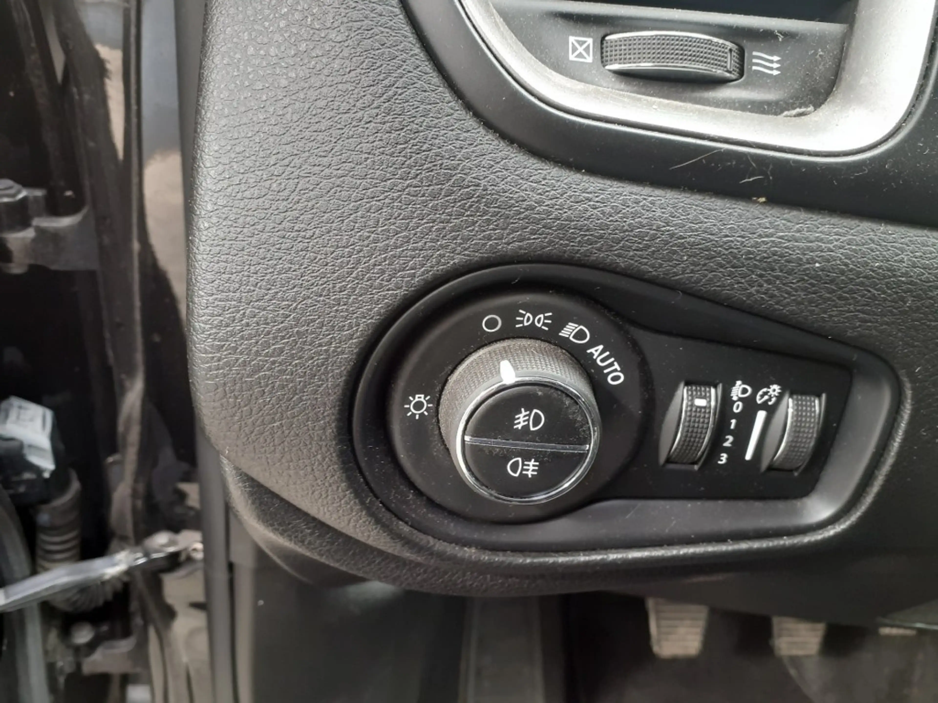 Jeep Renegade Limited Edition 1.0 FireFly 88KW 120PK FULLOPTIONS — photo 12