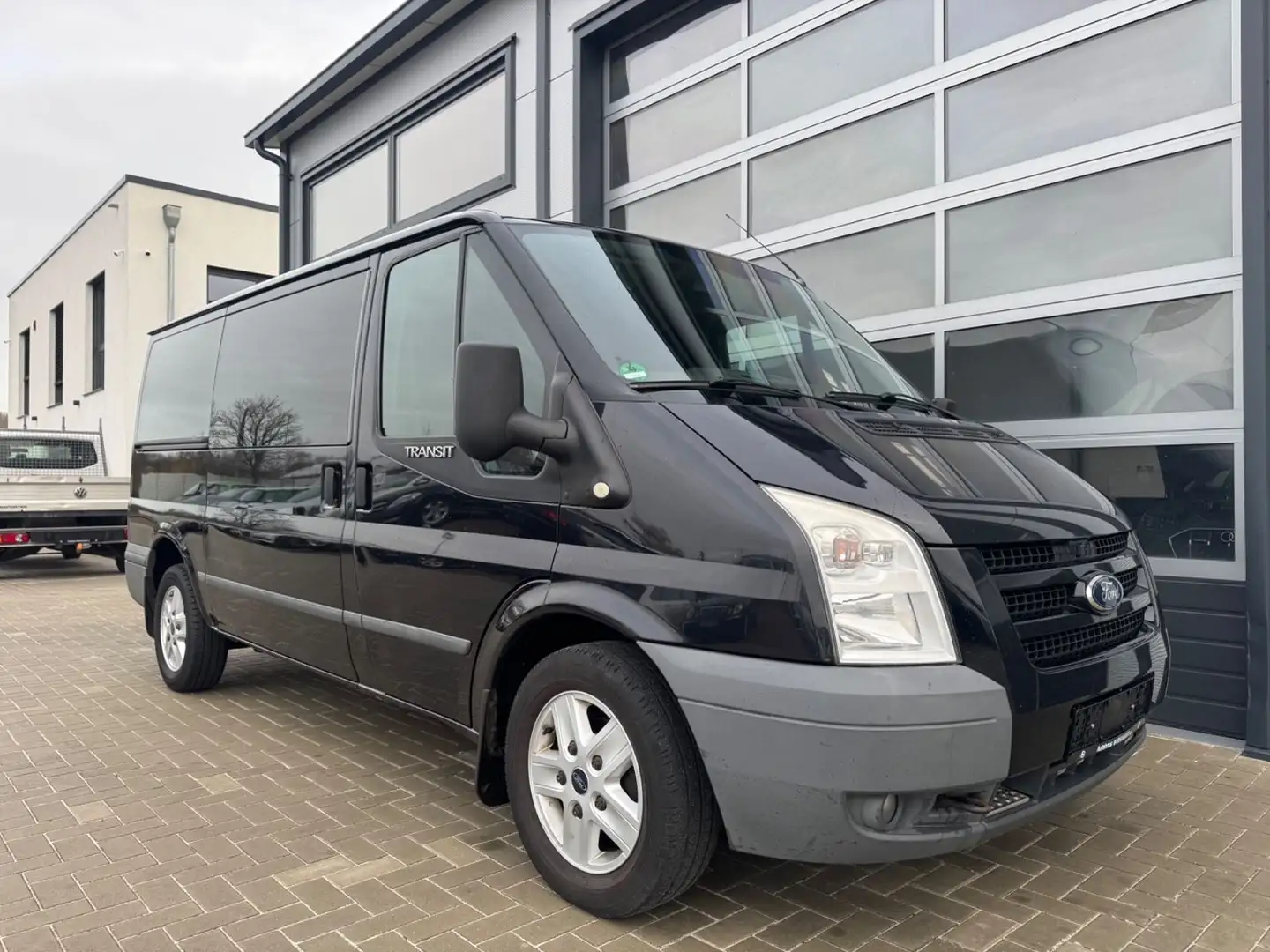 Ford Transit Kombi FT 300 M Trend 8 Sitzer Klima Noir - 1