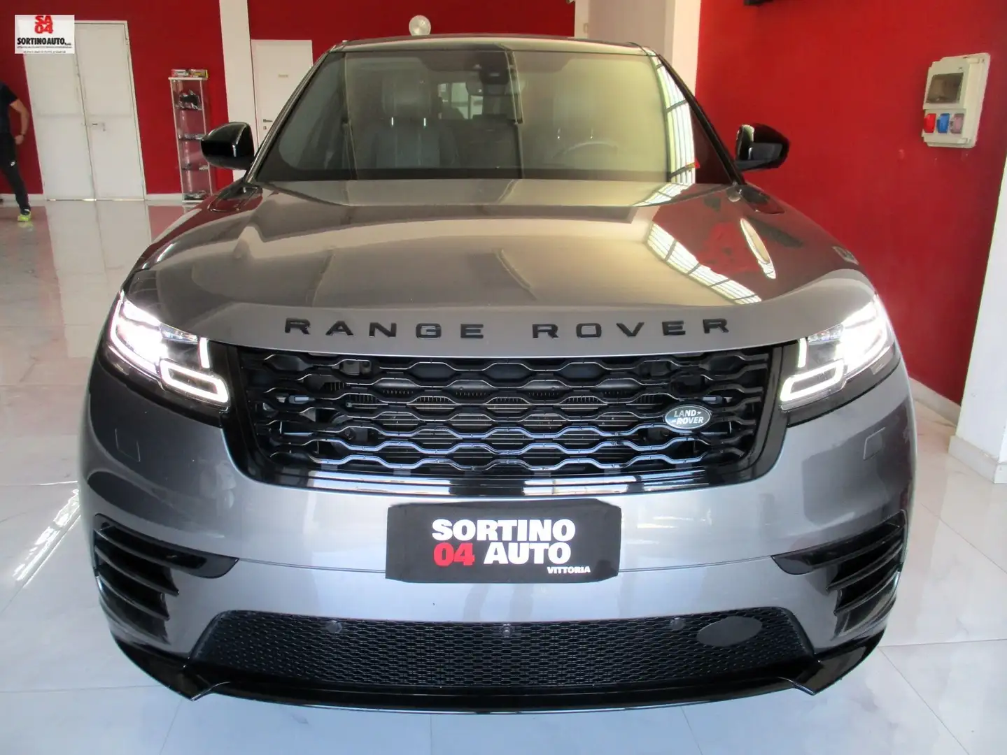 Land Rover Range Rover Velar 2.0d i4 R-Dynamic SE 240cv auto 2019 KM75000 FULL Gris - 2