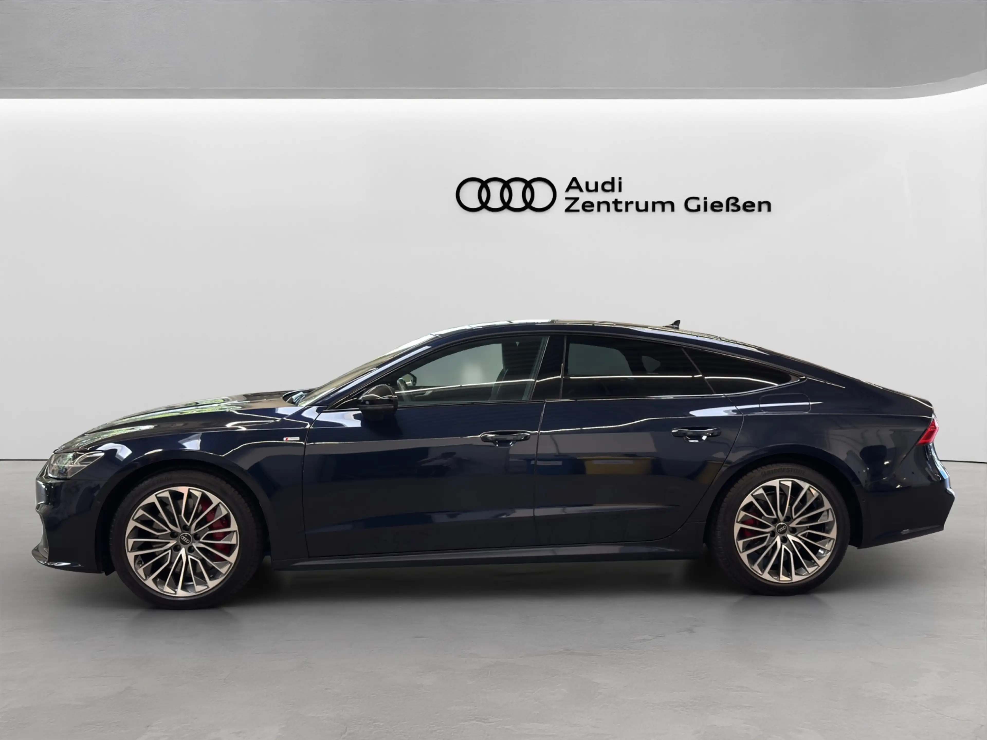 Audi A7 Sportback 55 TFSI e quattro Black AHK B&O HuD P... — photo 3