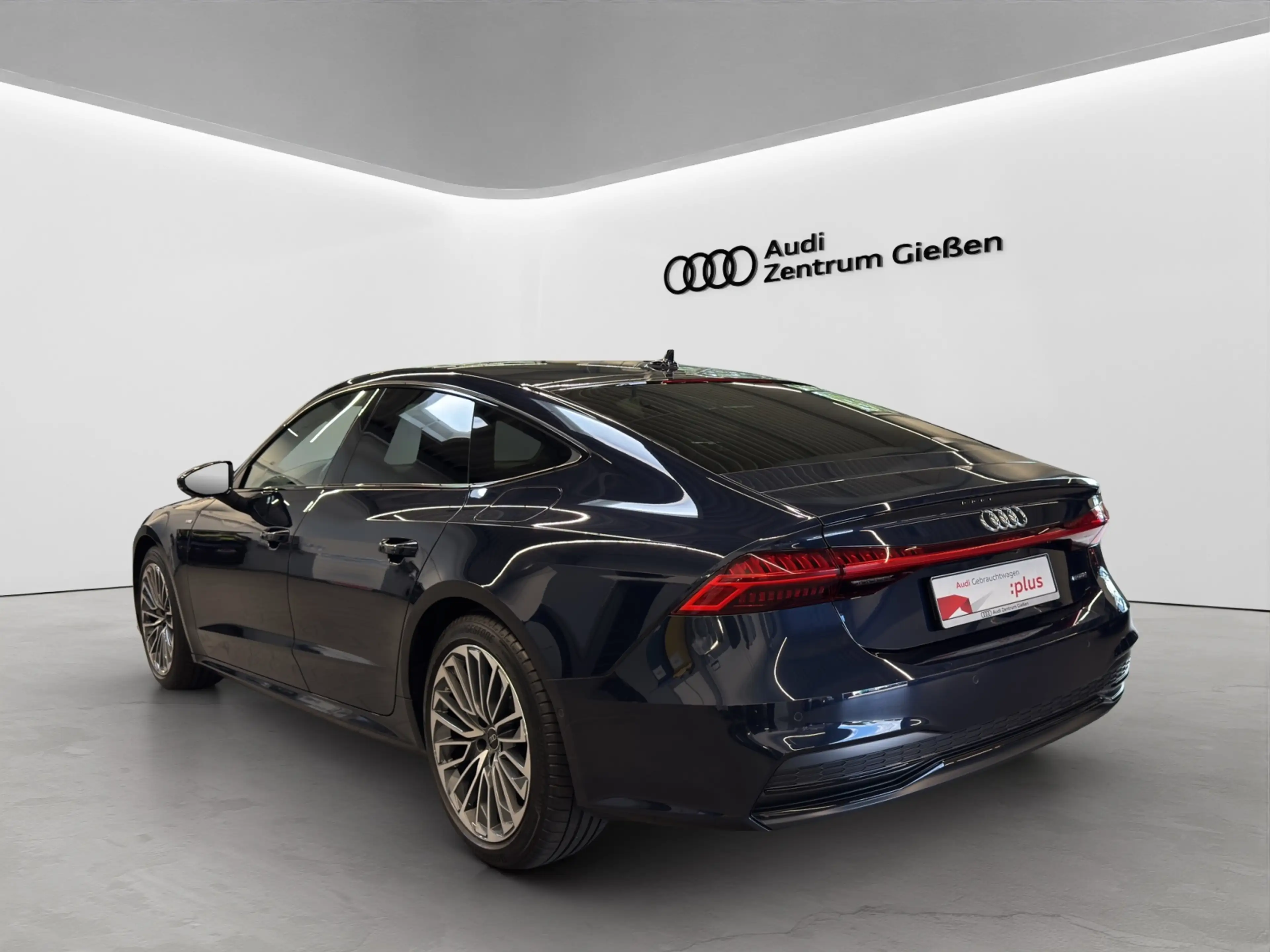 Audi A7 Sportback 55 TFSI e quattro Black AHK B&O HuD P... — photo 4