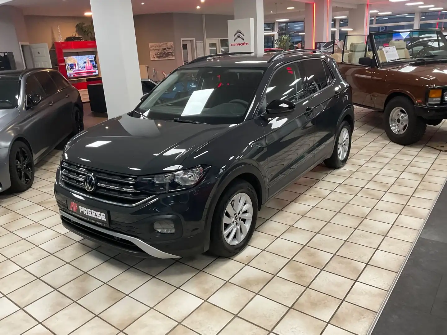 Volkswagen T-Cross Life Grey - 1