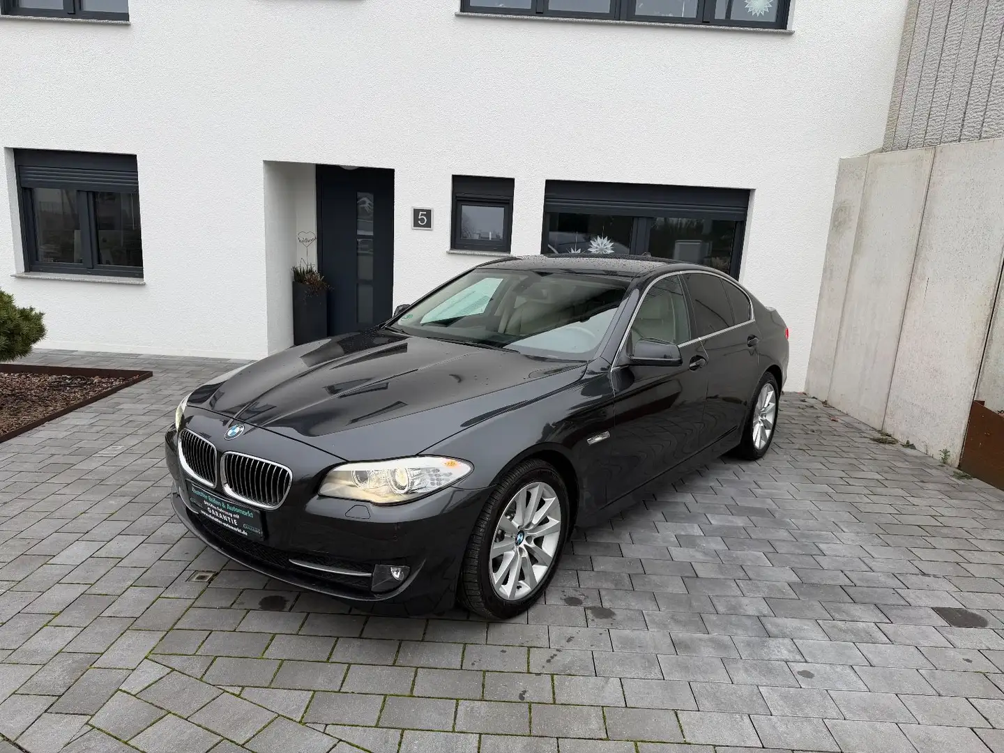BMW 523 i Lim Schalter Grau - 1