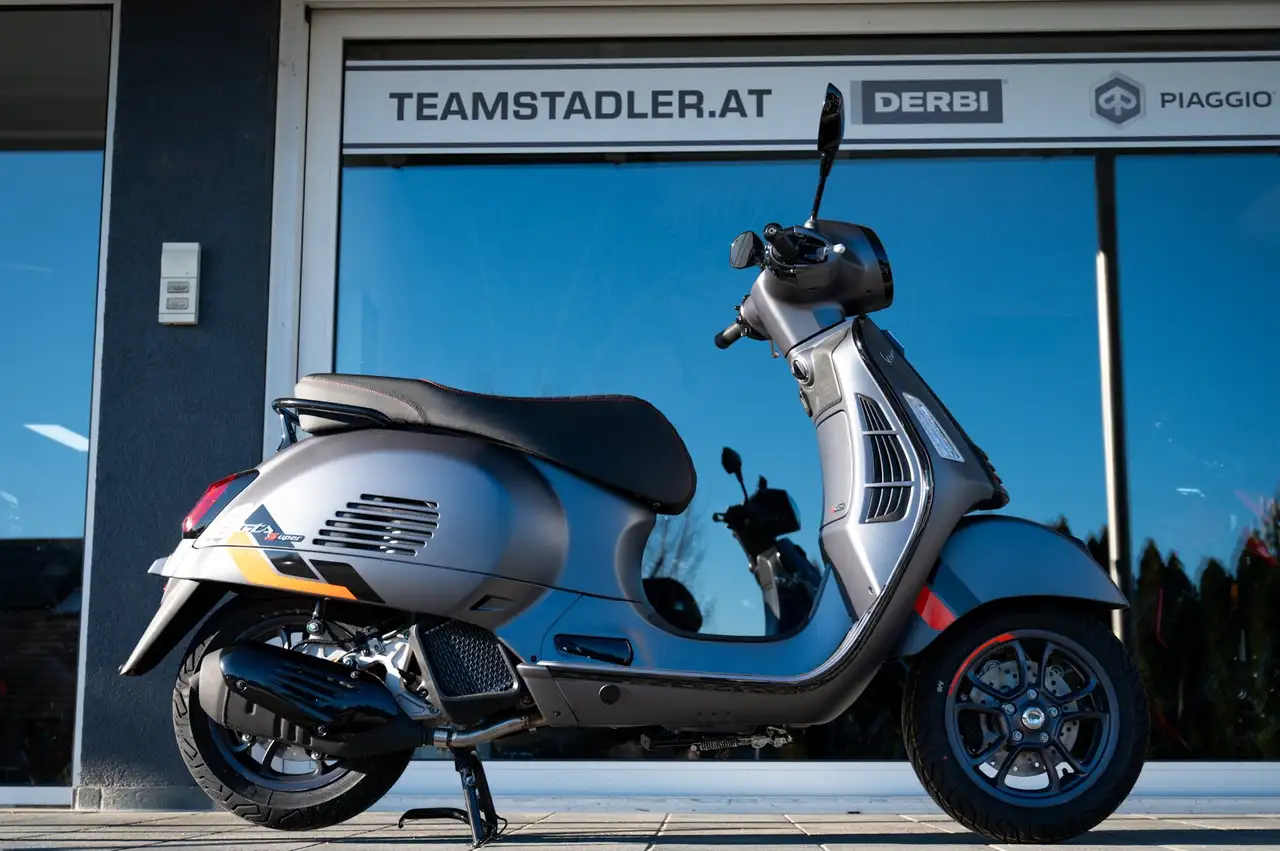 Vespa GTS 125