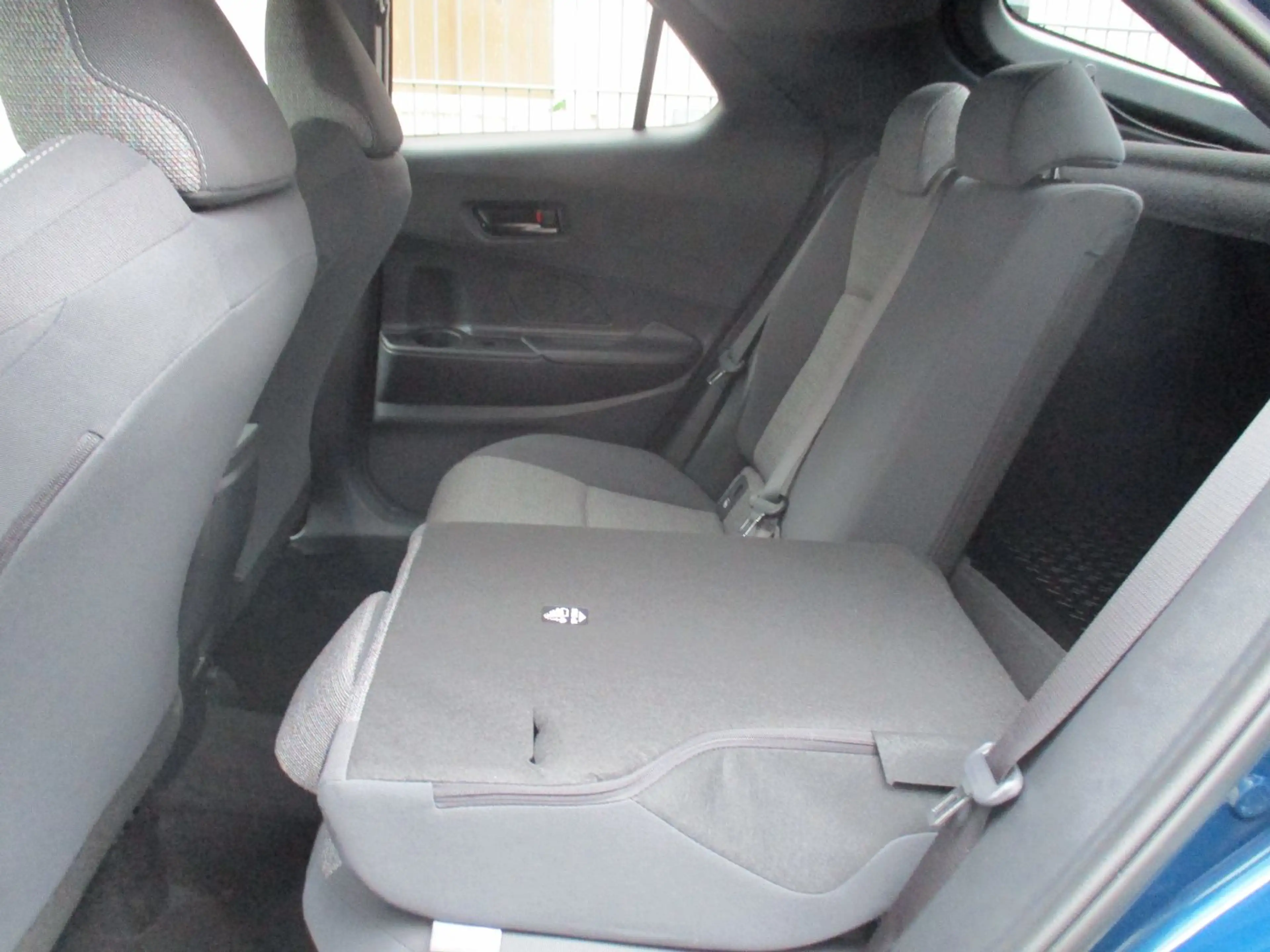 Toyota C-HR 1.8 FWD Teamplayer ACC+Navi+SHZ+2xKlima — photo 11