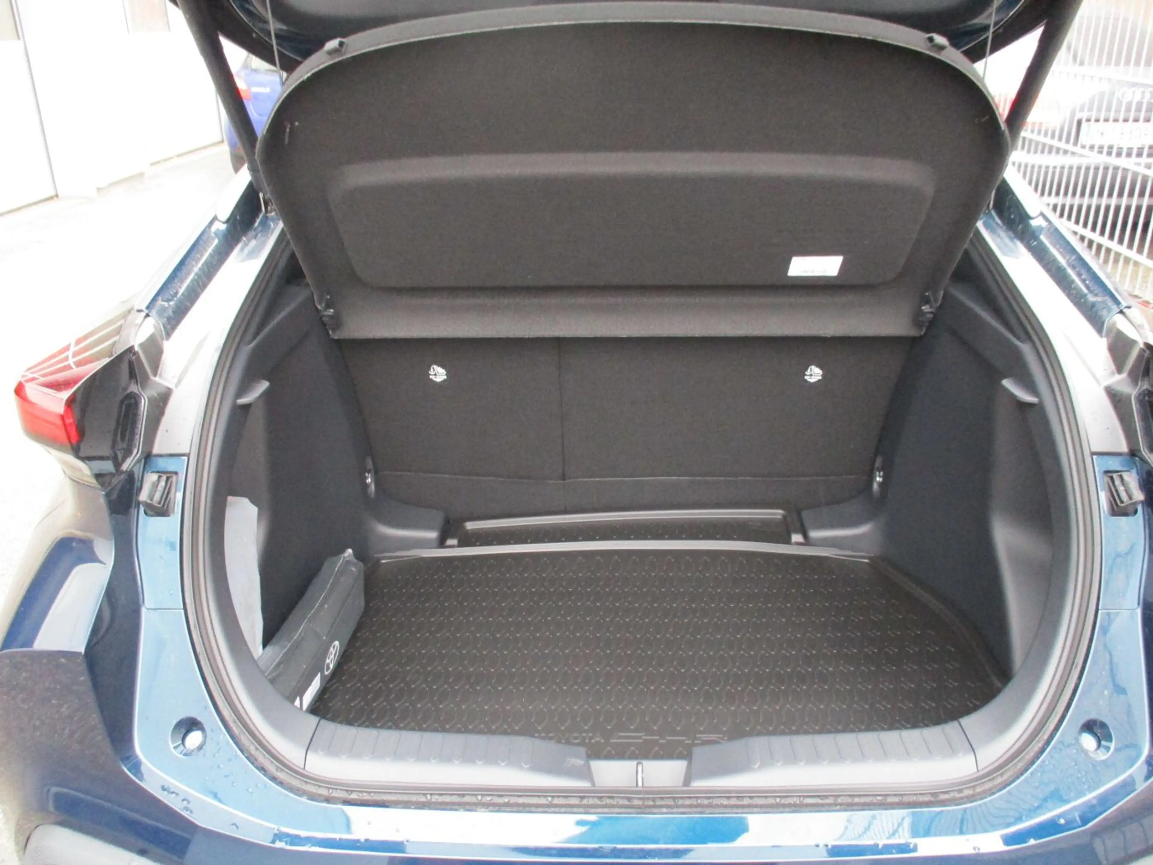 Toyota C-HR 1.8 FWD Teamplayer ACC+Navi+SHZ+2xKlima — photo 7