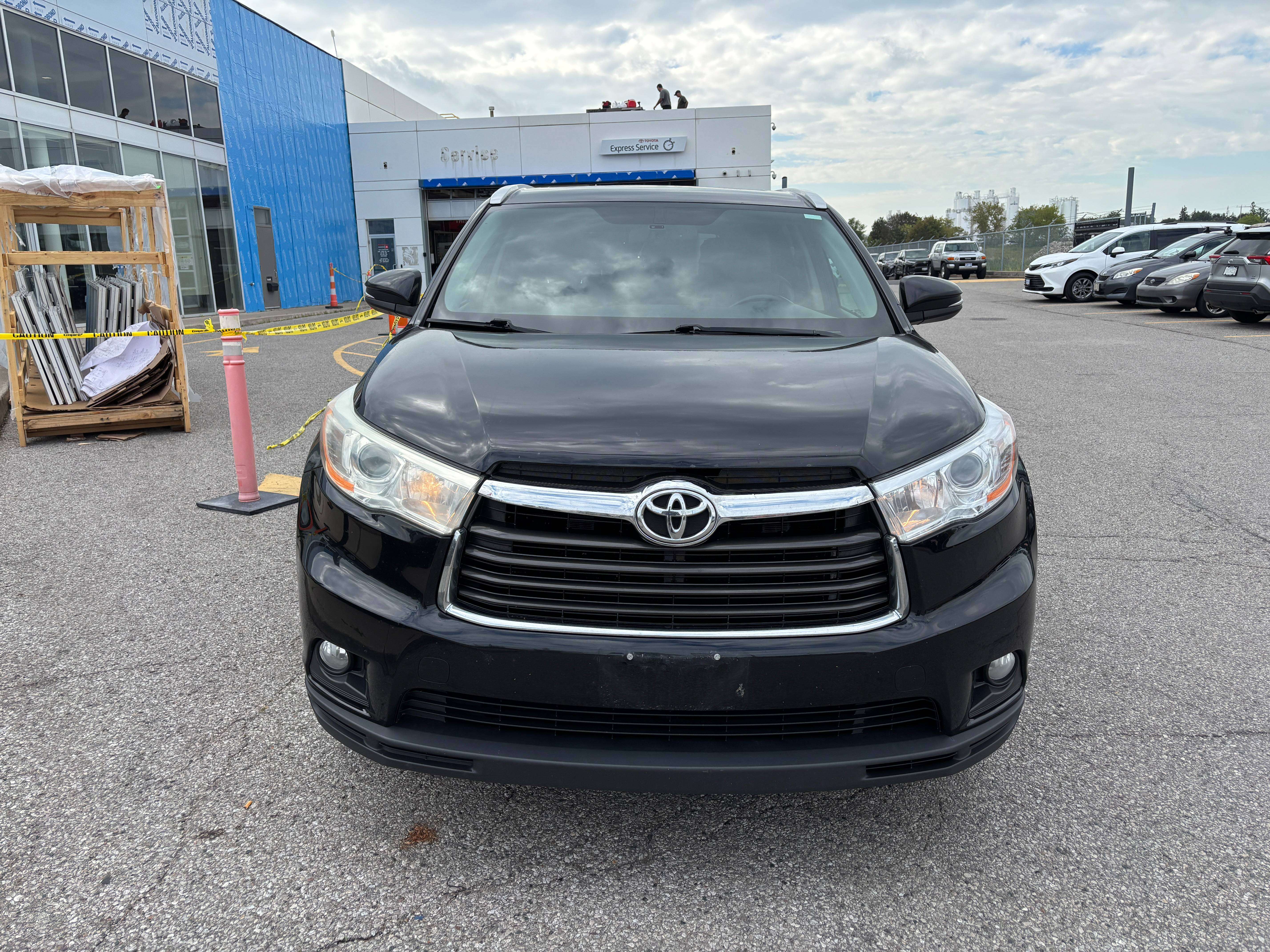 used 2015 Toyota Highlander car, priced at $18,995