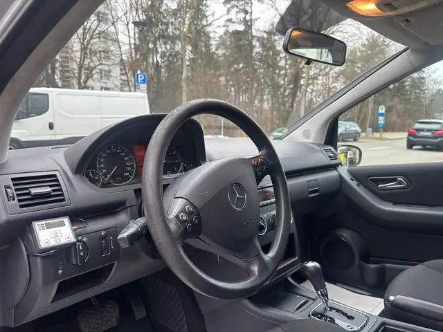 Mercedes-Benz A-Class view 13
